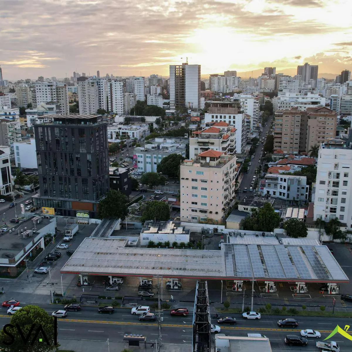 Apartamento en venta de 3 habitaciones y 4 parqueos en Naco, uno por nivel 416995