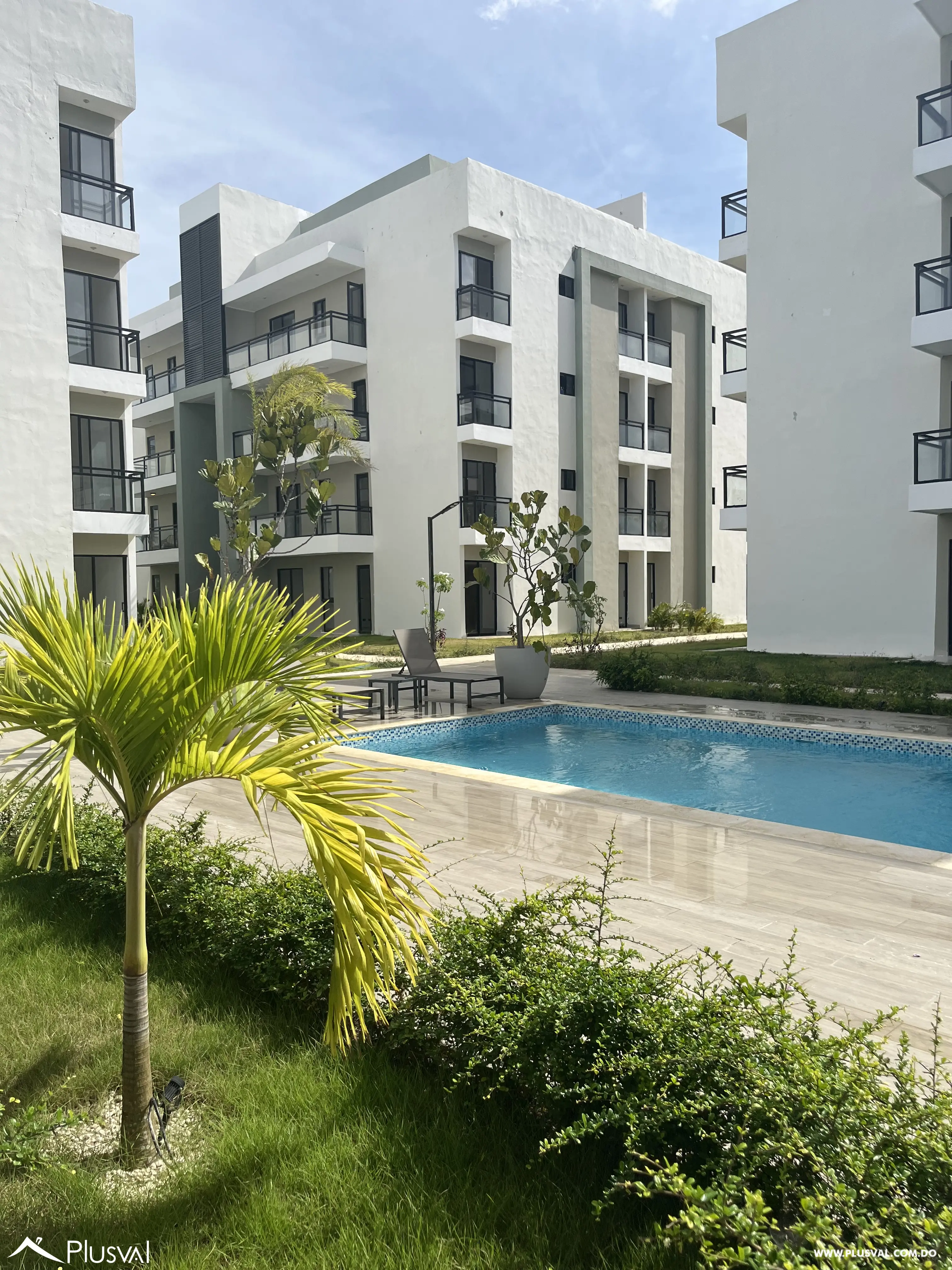 Romana Residences 518929