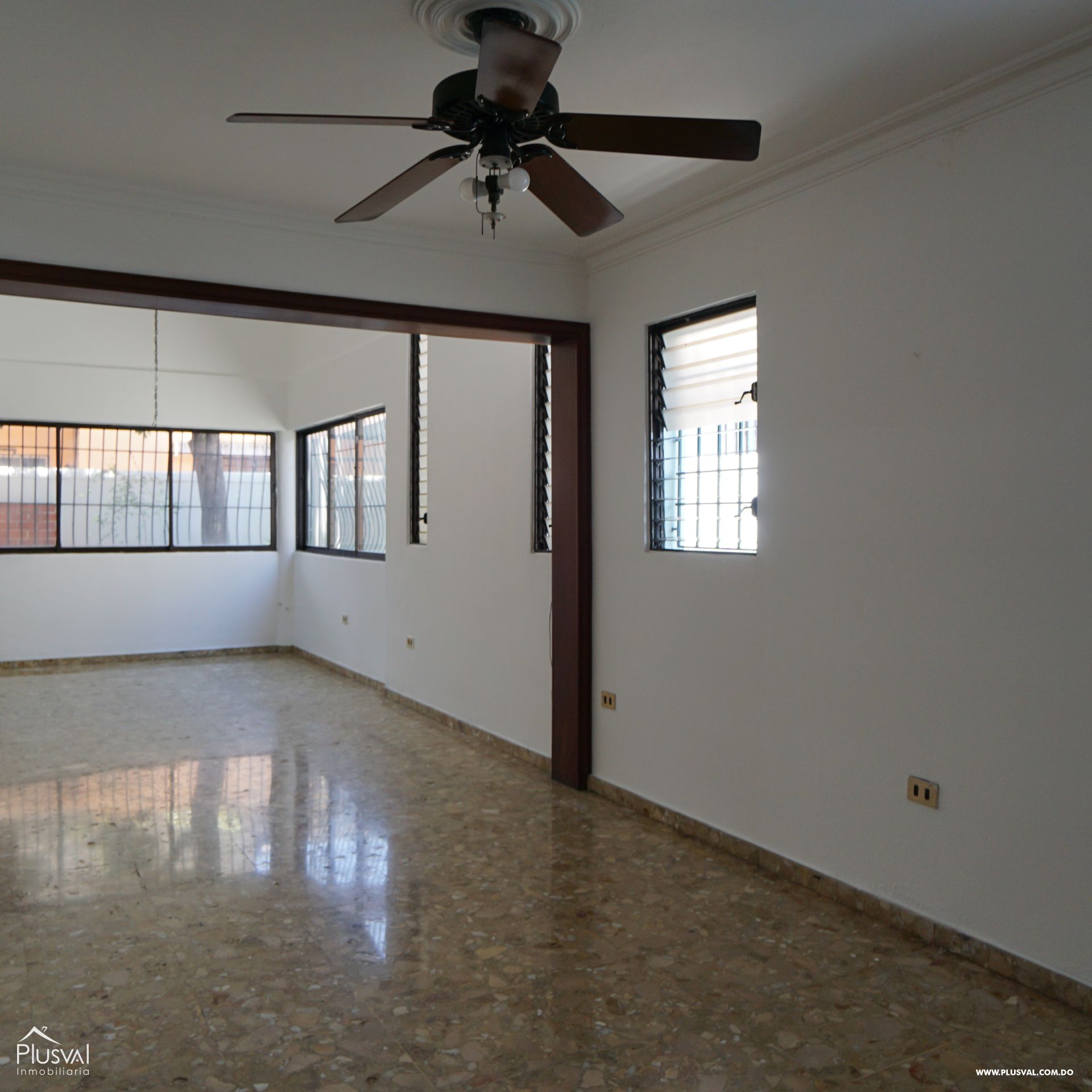Amplia casa en VENTA en Cuesta Brava. 383596