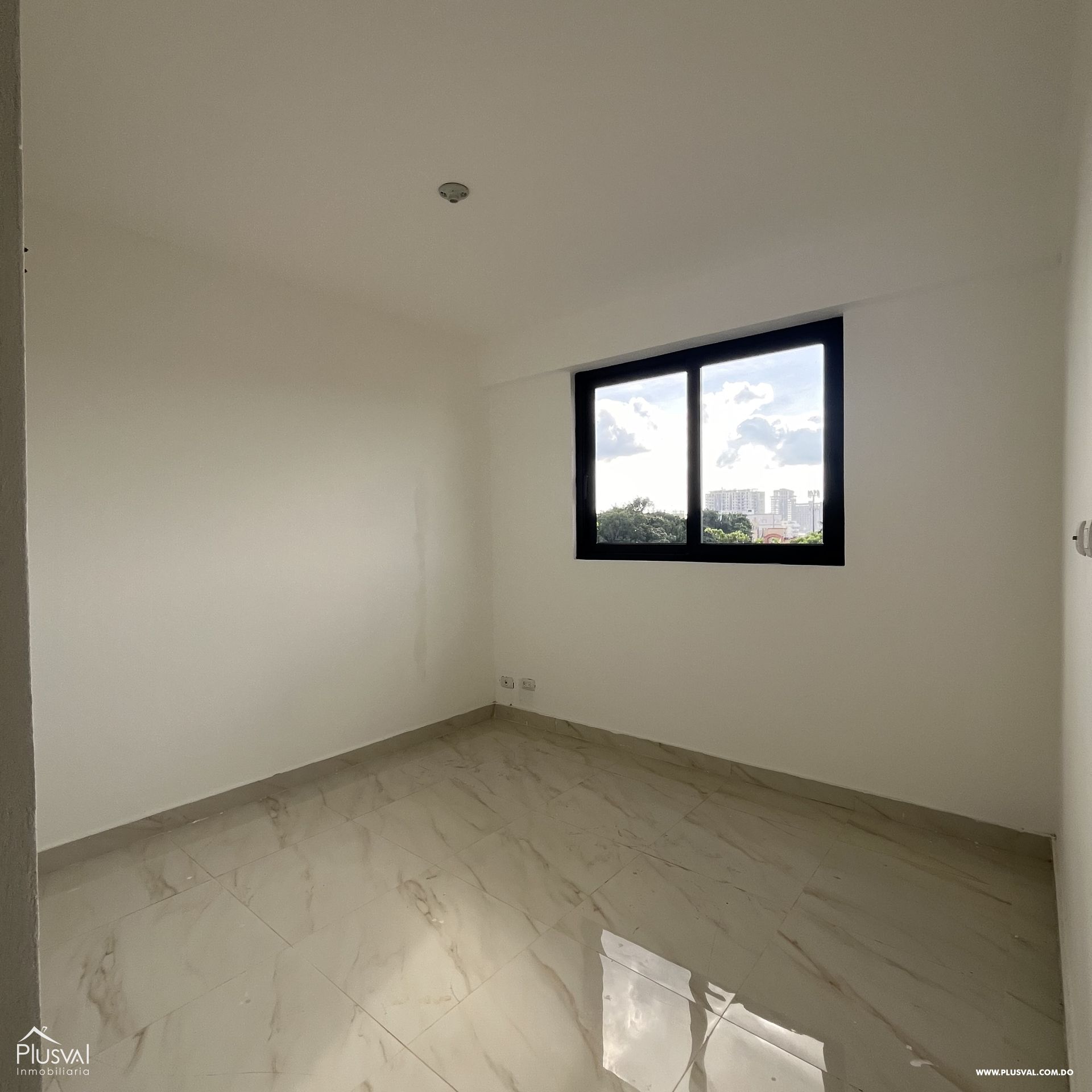 Edificio de 7 niveles en alquiler Gazcue distribuidos en aptos. y areas sociales 338229