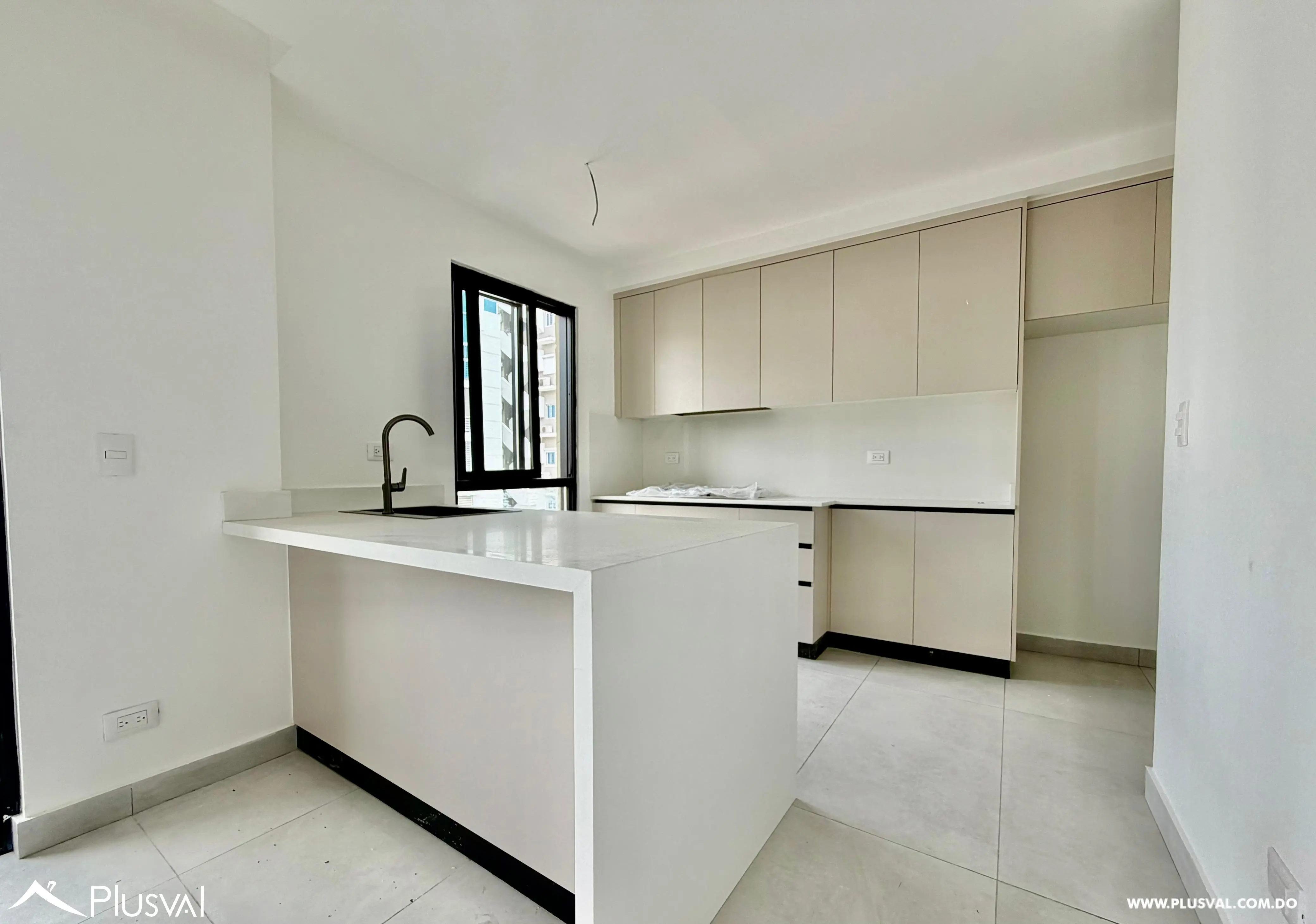 Hermoso apartamento apartamento en alquiler, en la mejor zona de Evaristo Morales 505297