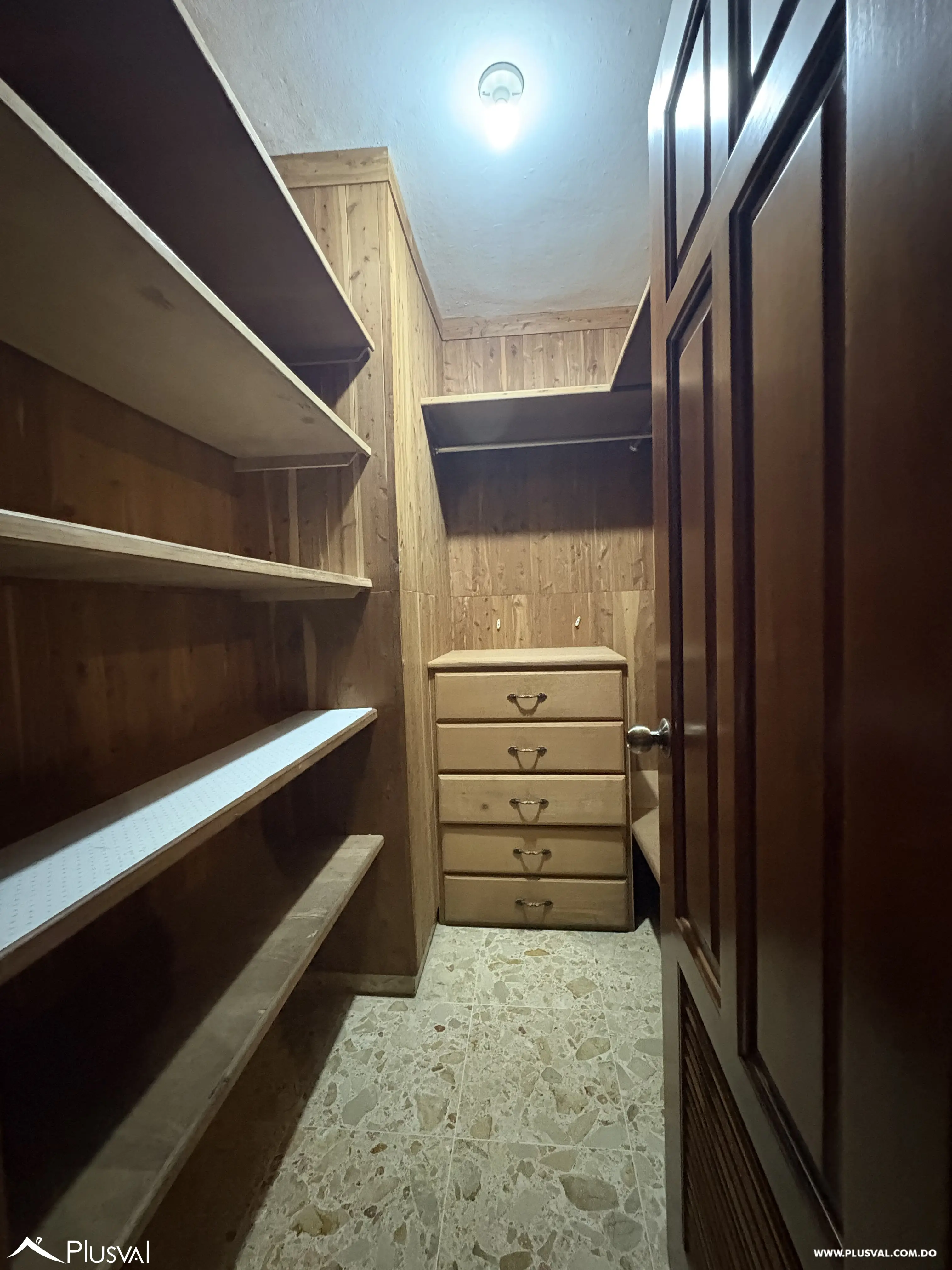 Apartamento en Alquiler en el Naco, Clásico, amplio y muy bien cuidado 507598