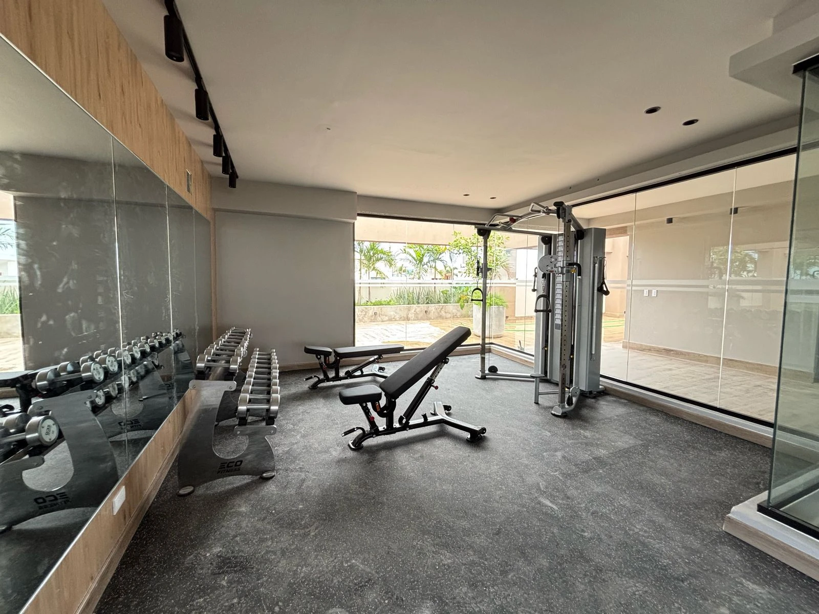 Alquiler de apartamento de 2 habitaciones en torre de lujo 444207