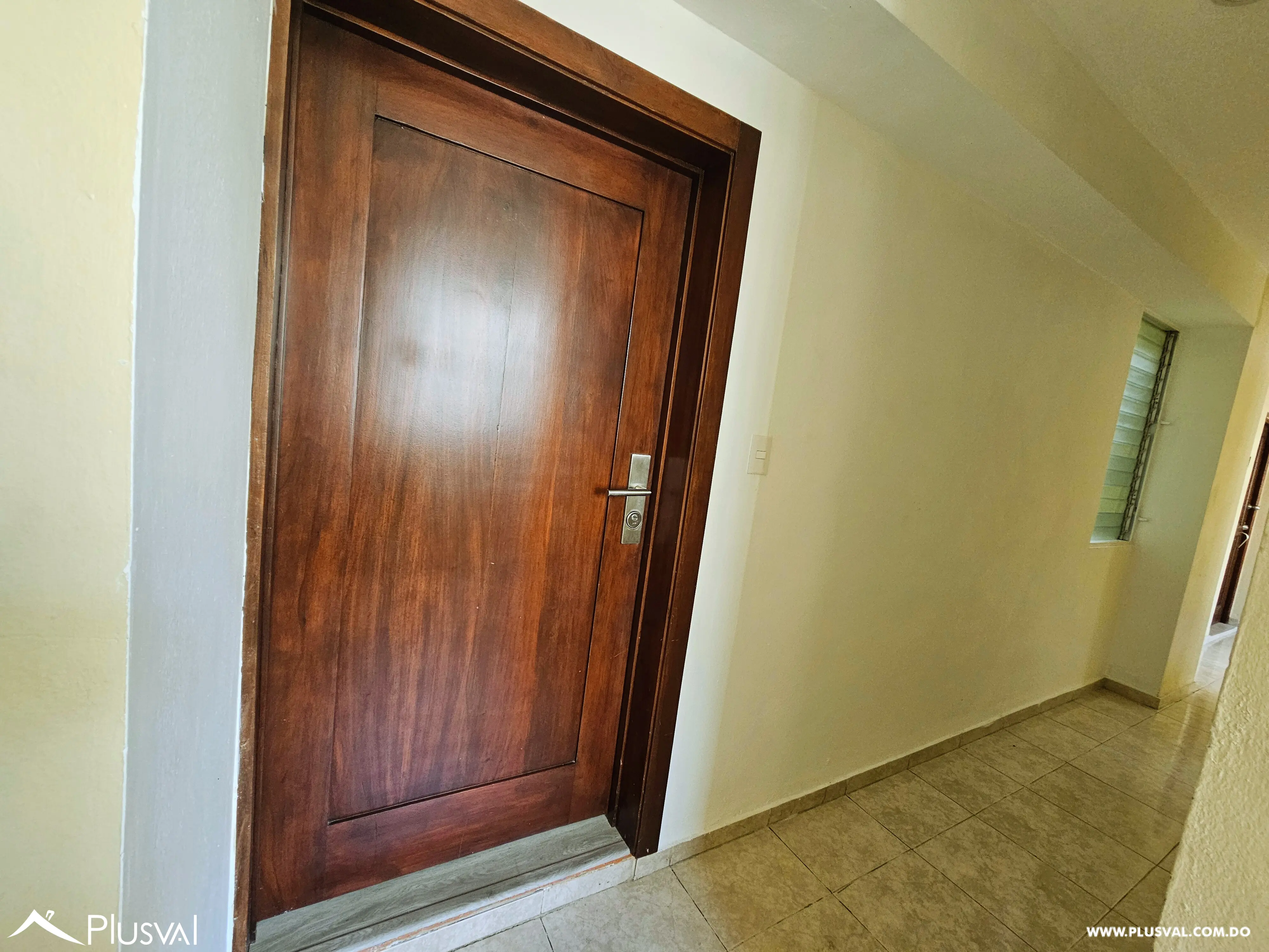 Apartamento con hermosa vista desde el balcón de la habitación principal. 490457