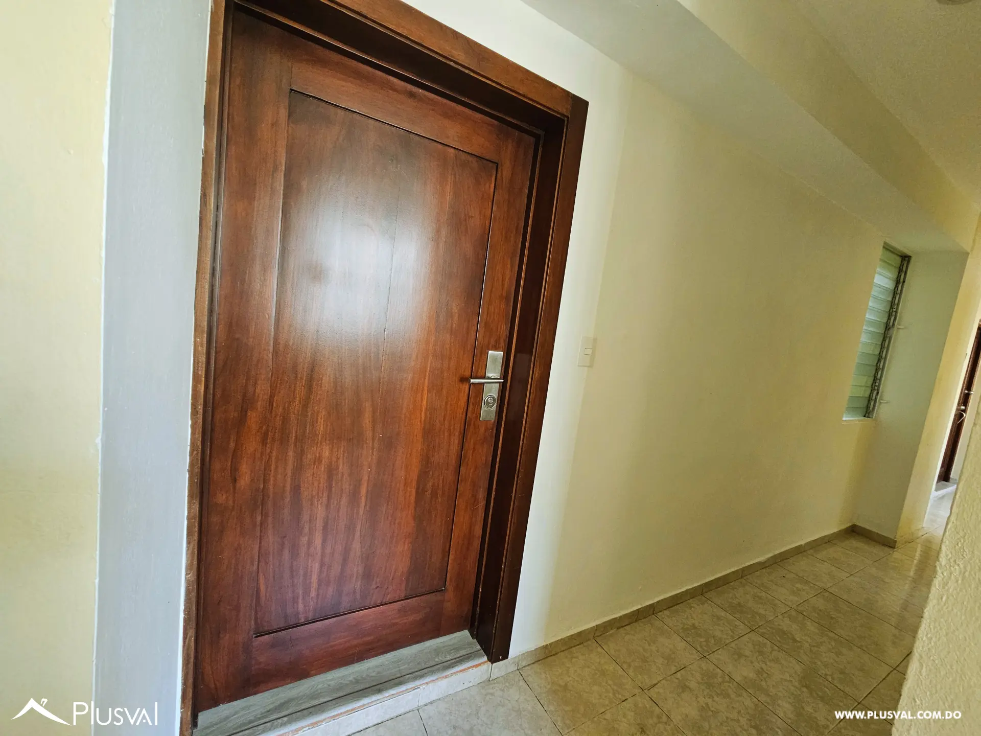 Apartamento con hermosa vista desde el balcón de la habitación principal. 490457
