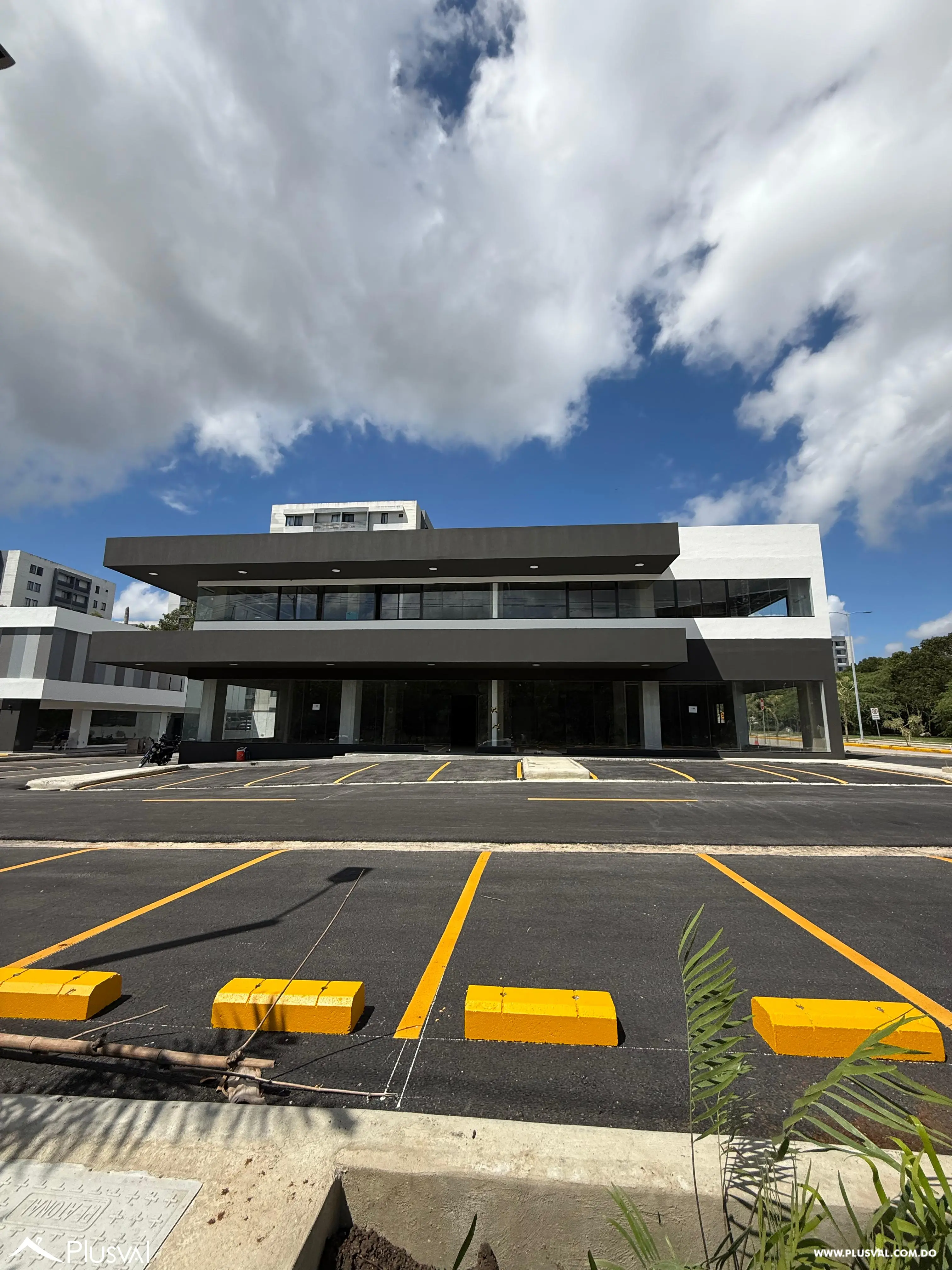 Local Comercial en Primer Nivel con Ubicación Estratégica 458267