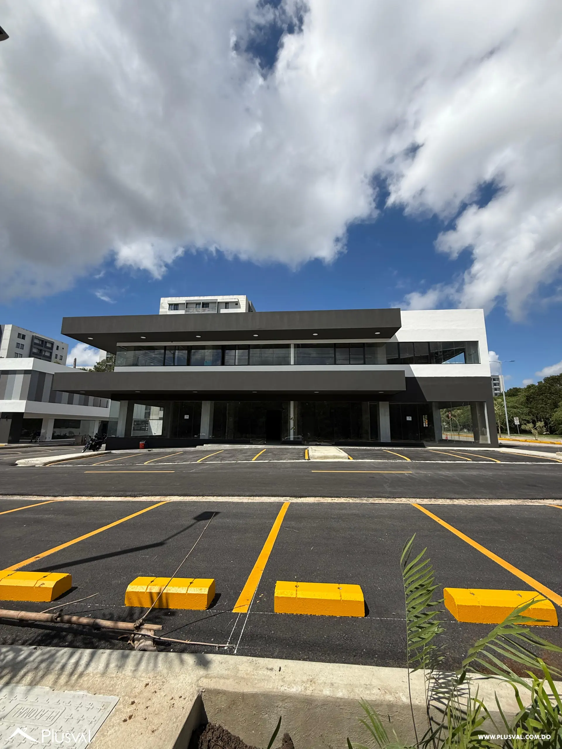 Local Comercial en Primer Nivel con Ubicación Estratégica 458267