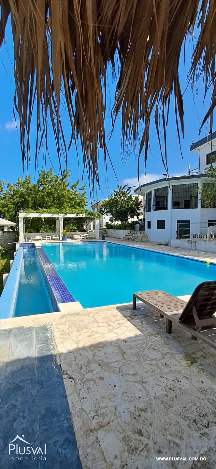 Villa de dos niveles en alquiler en Haina 472998