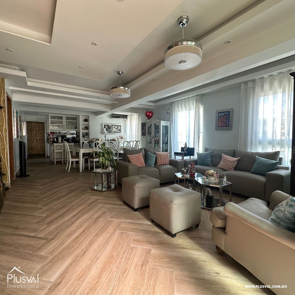 PH en venta en Evaristo Morales, a pasos de la Churchill. 406348
