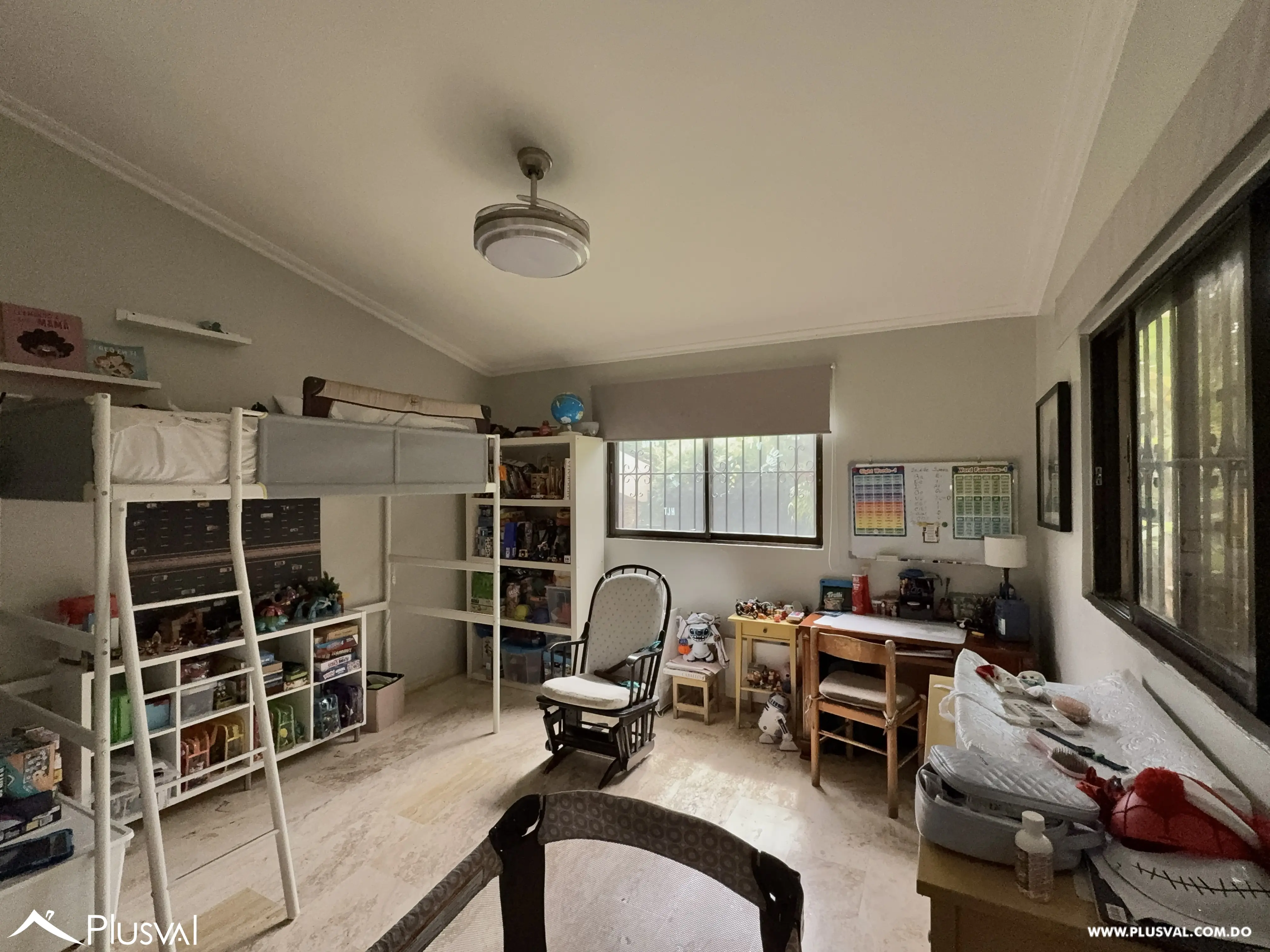 Exclusiva Residencia de Un nivel con Amplio Jardín y Patio en Cuesta Hermosa II 487484