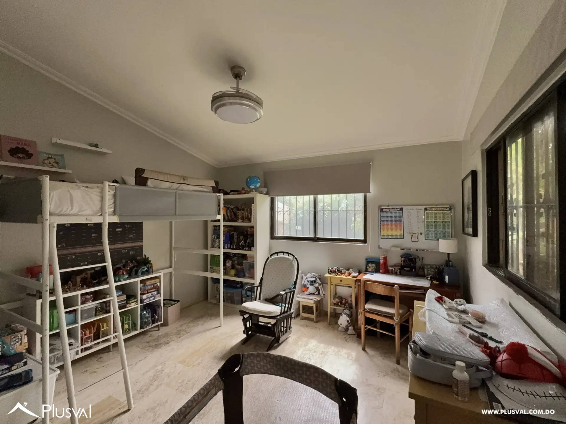 Exclusiva Residencia de Un nivel con Amplio Jardín y Patio en Cuesta Hermosa II 487484
