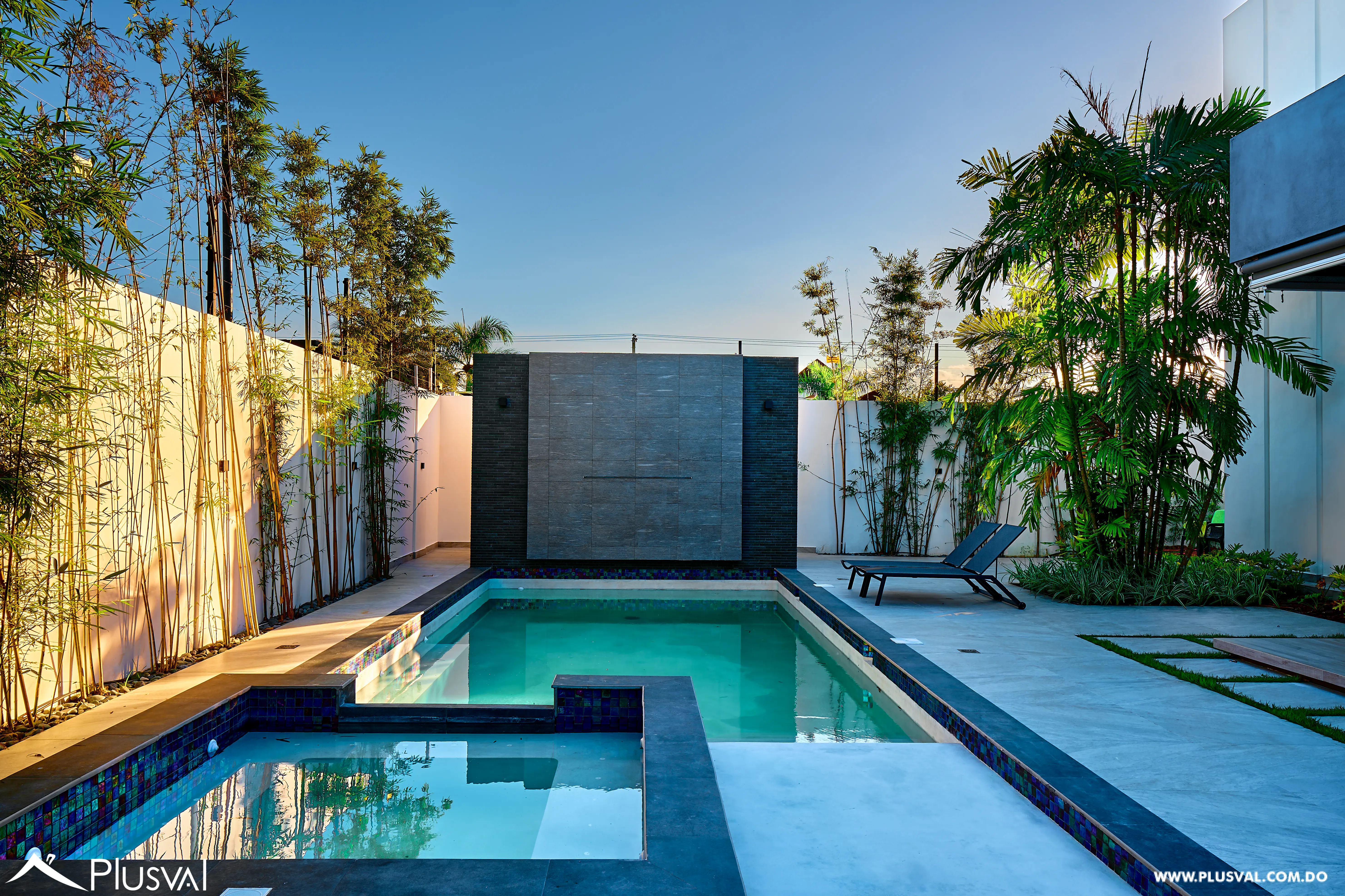 Vivienda de 2 niveles en Proyecto seguro de Santiago. 485464