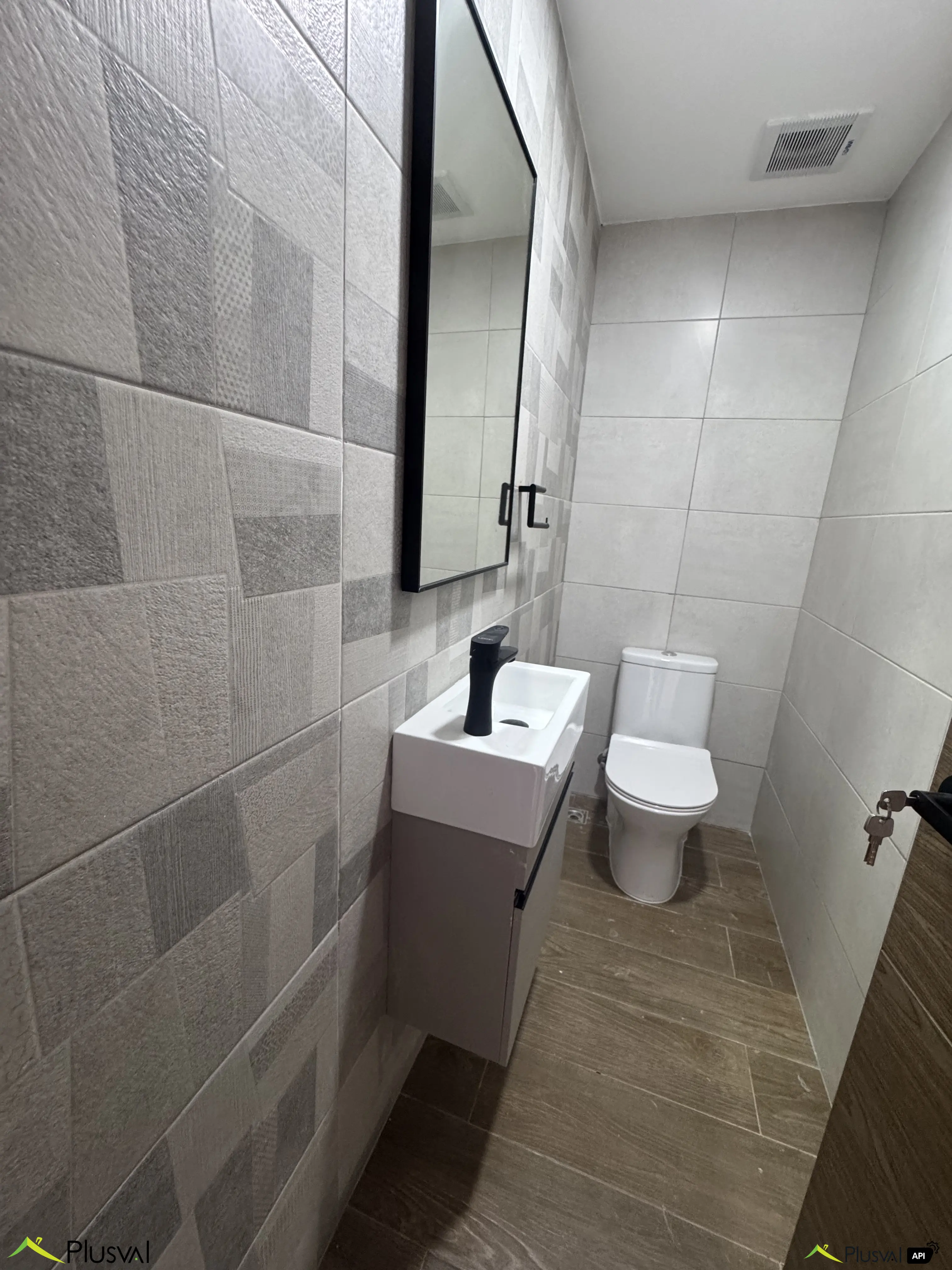 Venta de apartamento  de 3 habitaciones y estudio en Evaristo Morales 451372