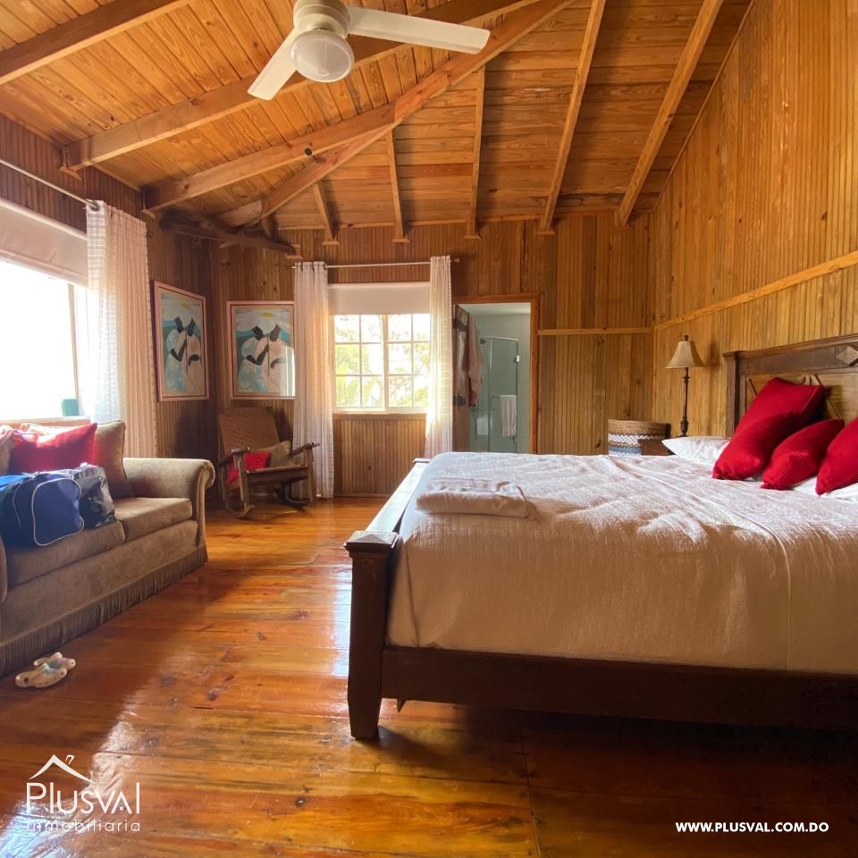 Villa de dos Niveles con Vista a la Montaña 430250