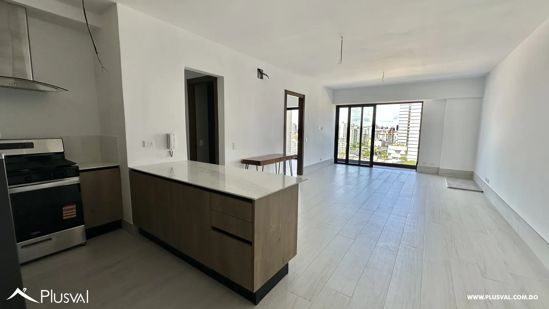 Alquiler de Apartamento de 1 Habitación en Piantini – Torre Moderna con Línea Blanca 460425