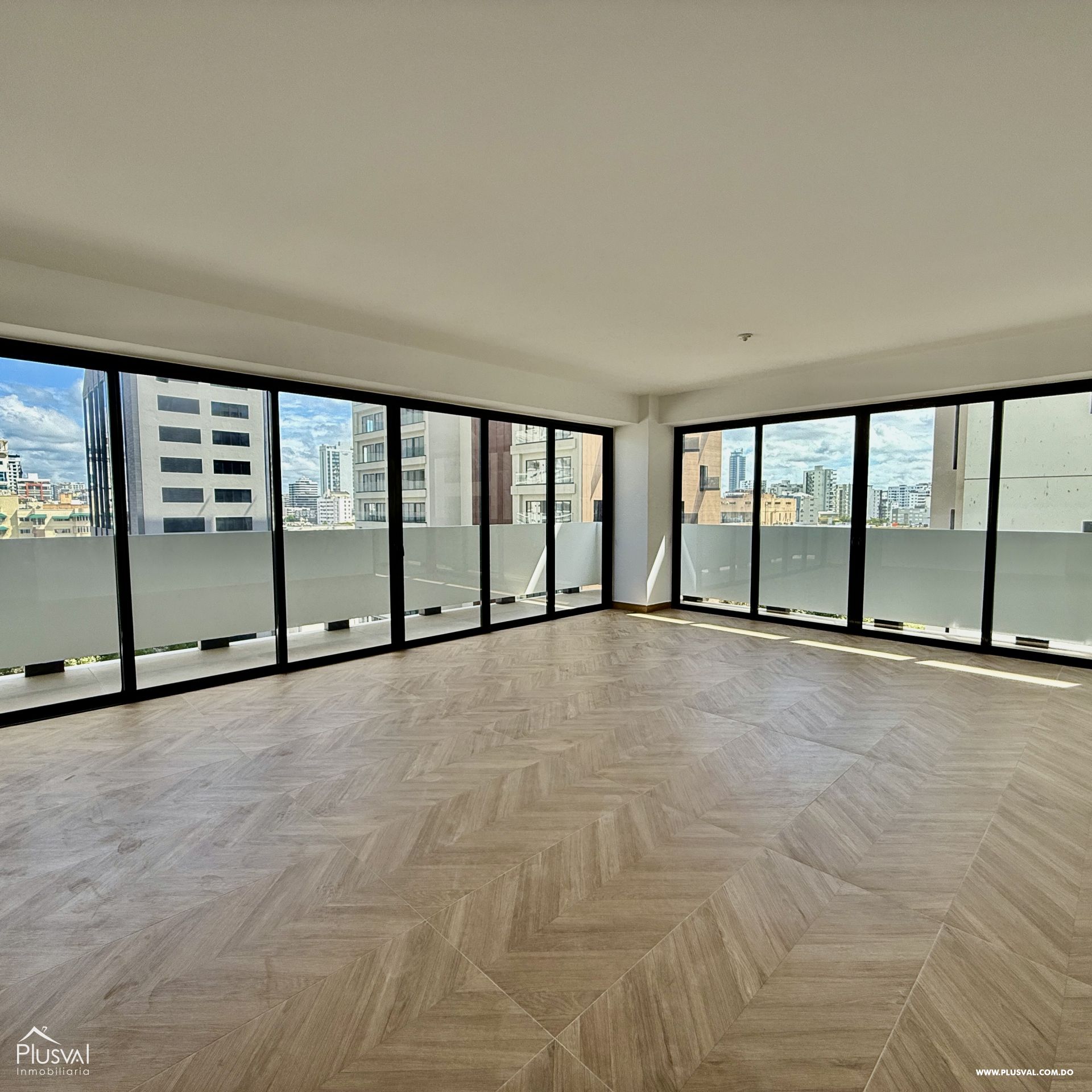 Apartamentos de 3 Habitaciones + Estudio en Venta – Torre de Lujo Lista en Piantini con Áreas Sociales Exclusivas 434478