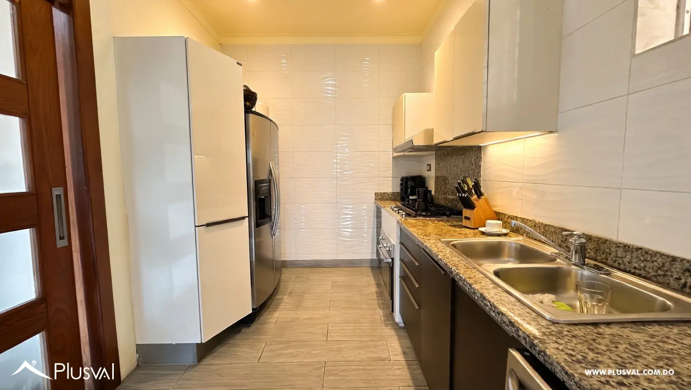 Apartamento dos niveles en Evaristo Morales 493337