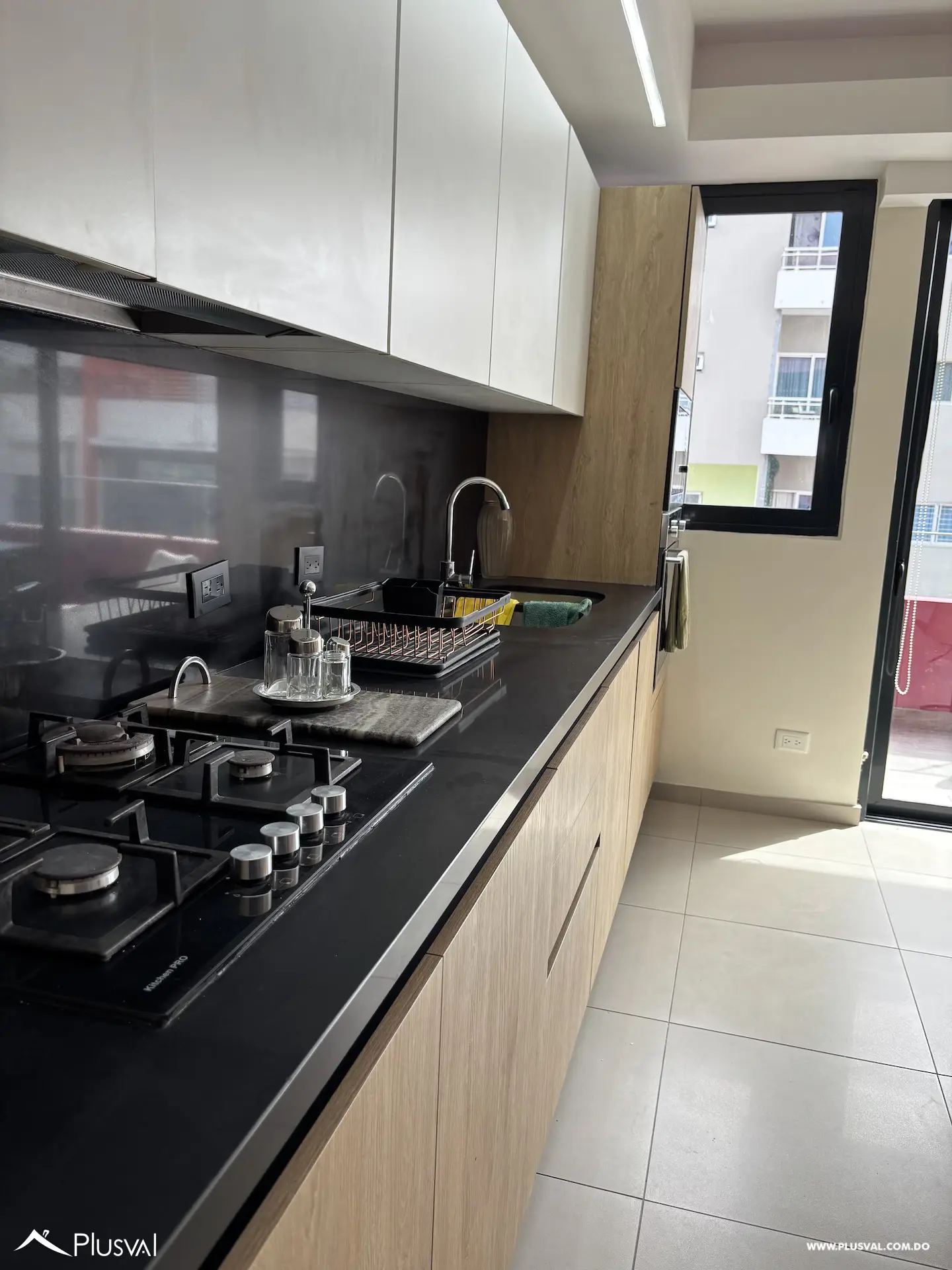 Alquiler Apartamento Moderno Amueblado en Evaristo Morales 512669