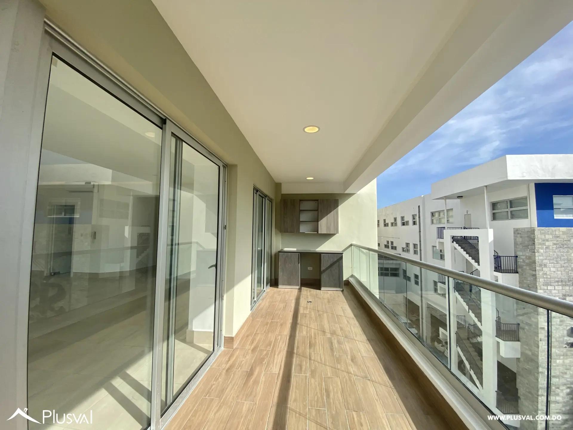 Alquilo Excelente y Amplio Apartamento en Zona Exclusiva en  La Esperilla 467472