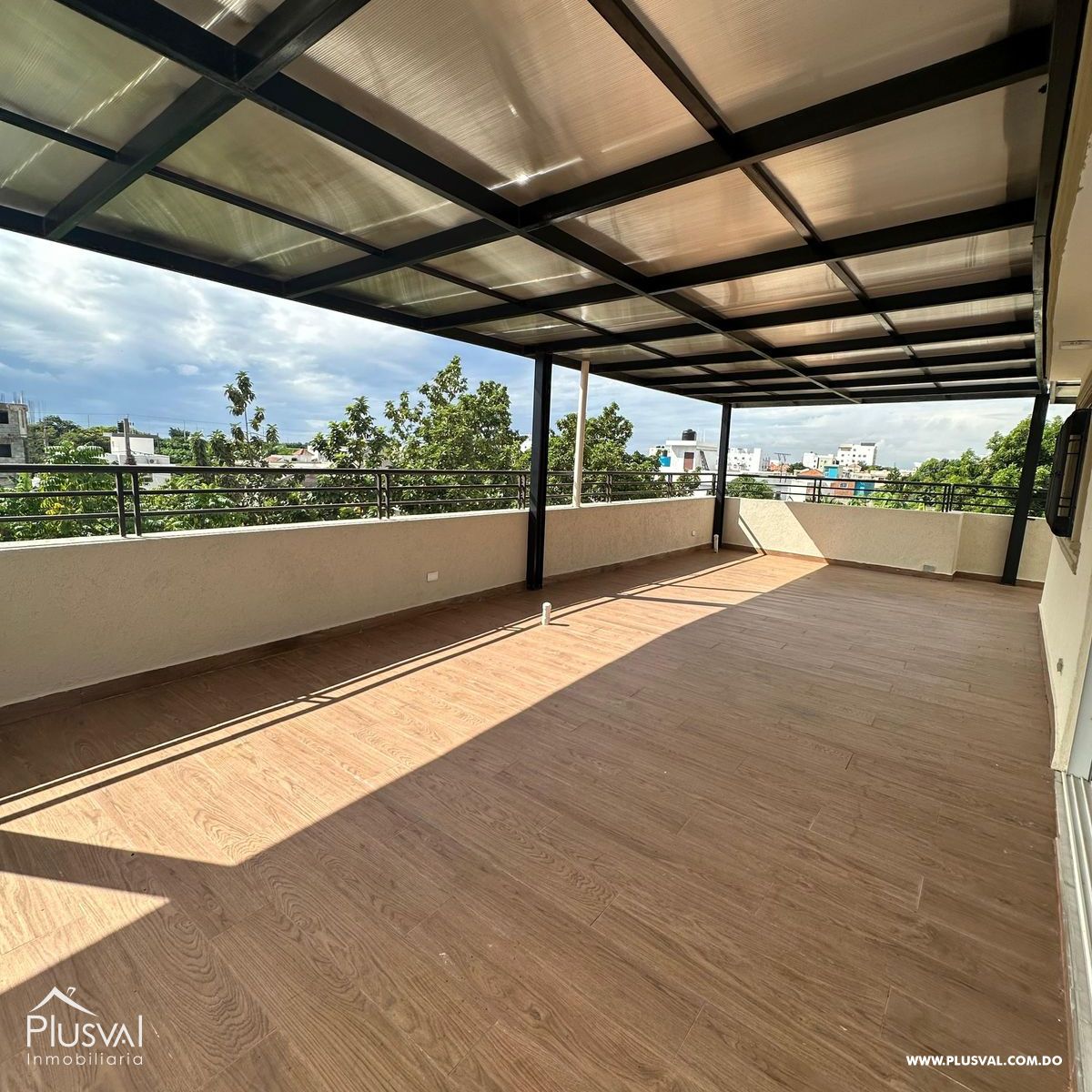 Casa en venta en Santo Domingo Este, 3 niveles de lujo y confort 401375