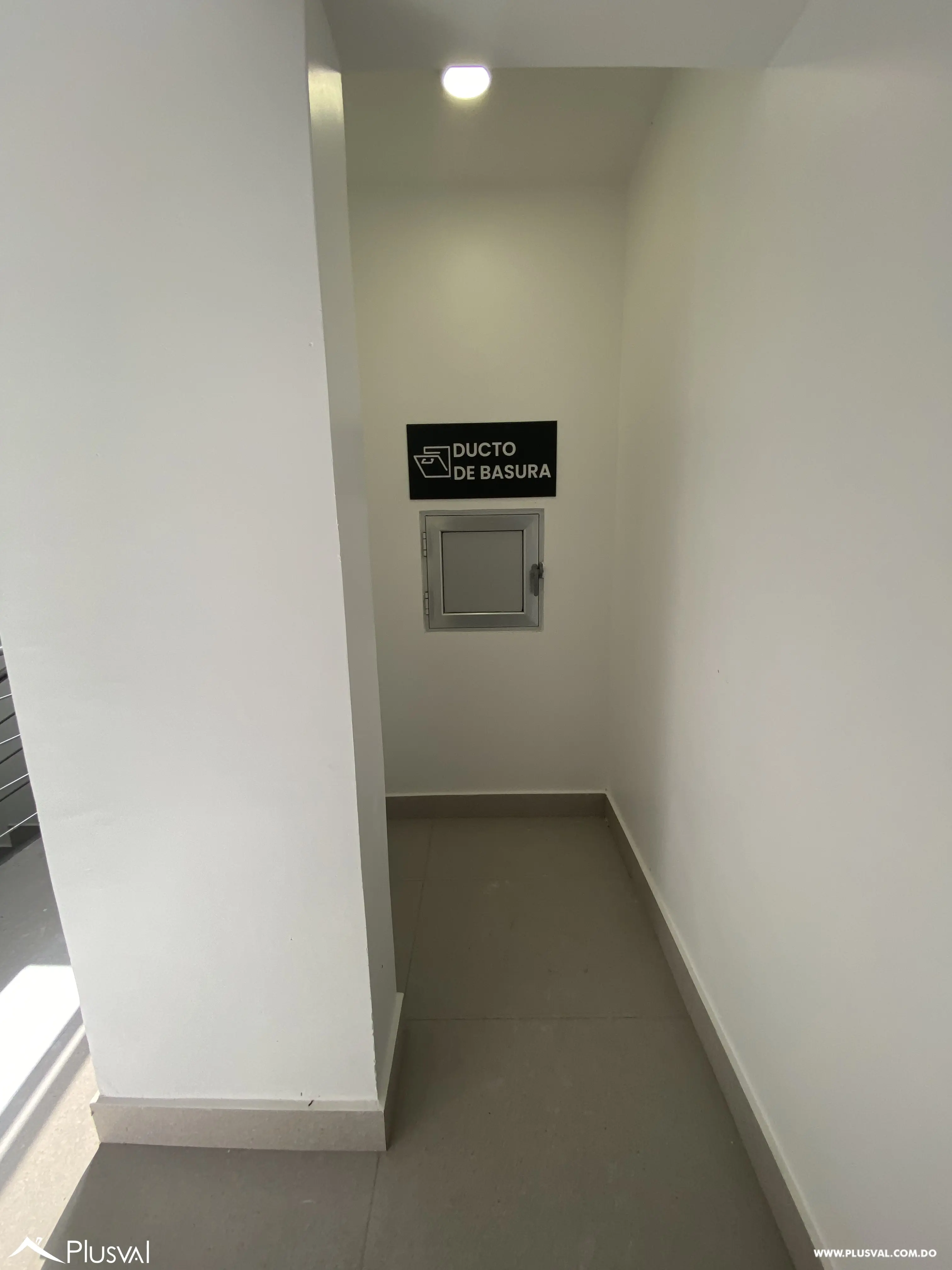 Apartamento en 4to nivel con ascensor, ubicado en una moderna torre próxima al Aeropuerto Internacional del Cibao, ideal para vivir o invertir. 518548