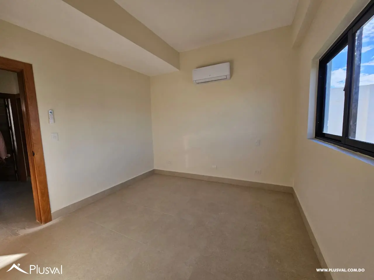 Casa en renta con piscina, terraza y jardín privado, amplios espacios y concepto abierto 477969