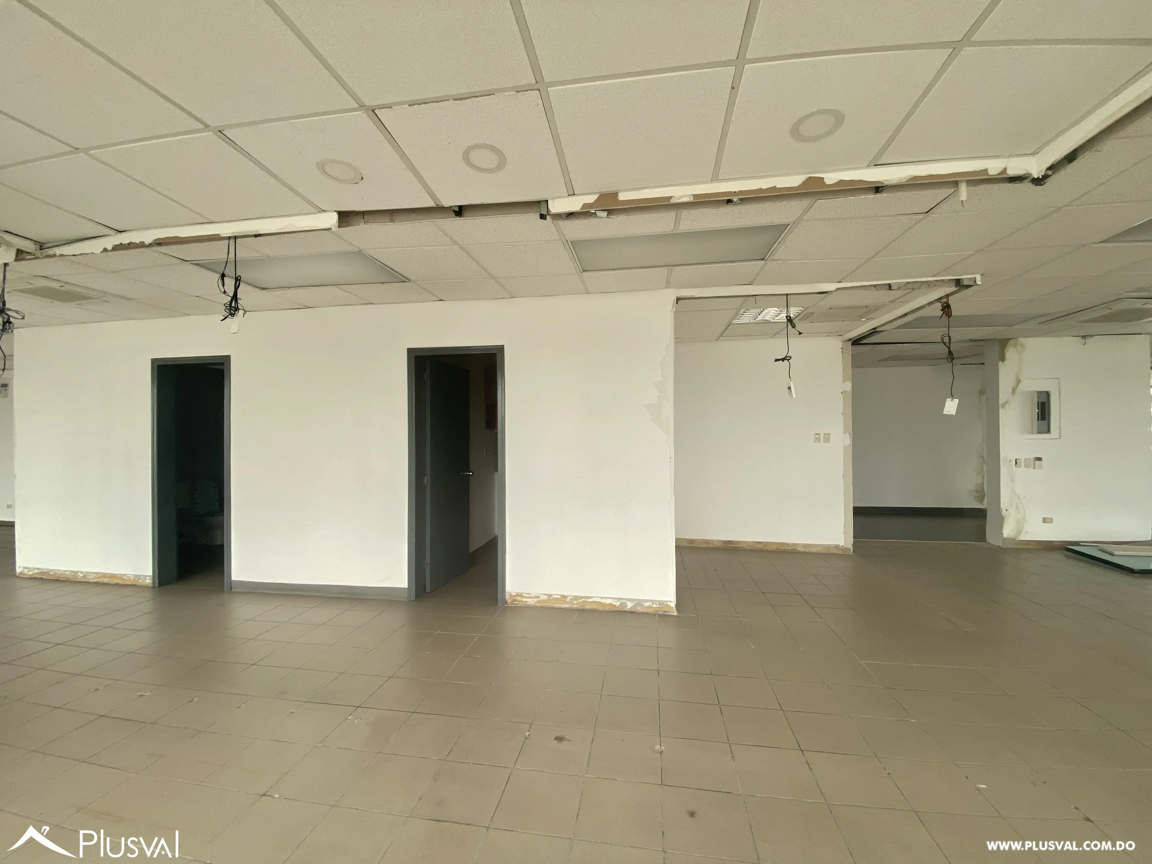 Alquilo Excelente Local Comercial con Vista Panorámica en La Julia 463366