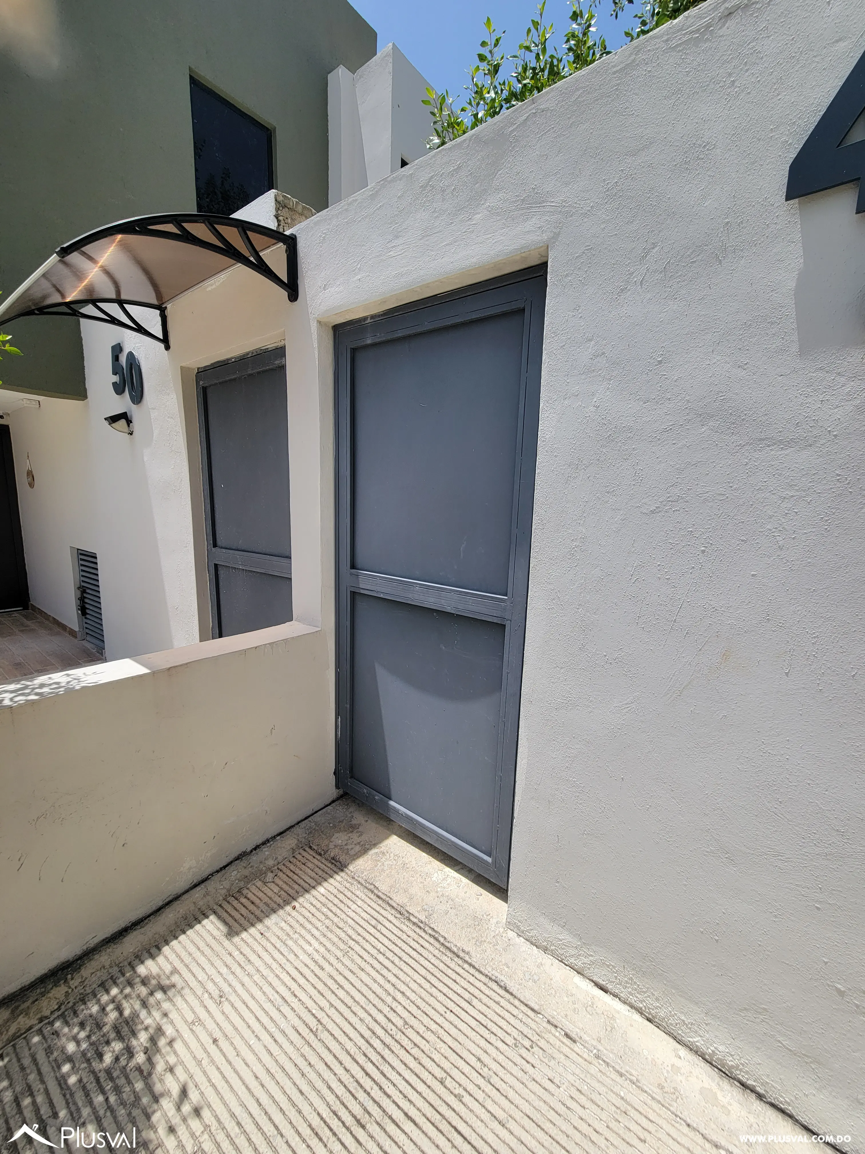 Villa Amueblada de 3 Habitaciones en Punta Cana con Jacuzzi y Patio Privado 523360