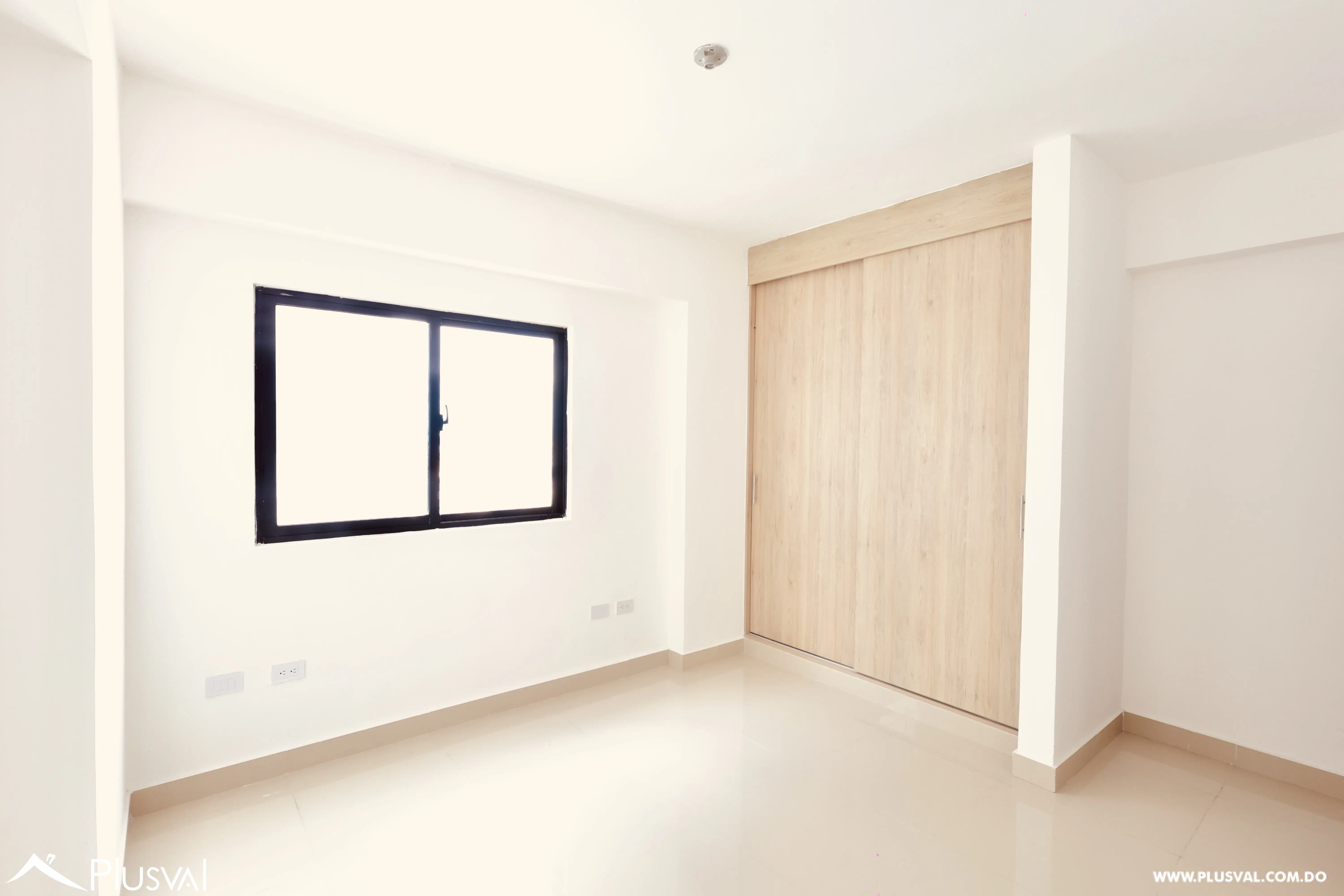 Descubre tu nuevo hogar en una exclusiva torre a pasos de la Av. Máximo Gómez. 471925