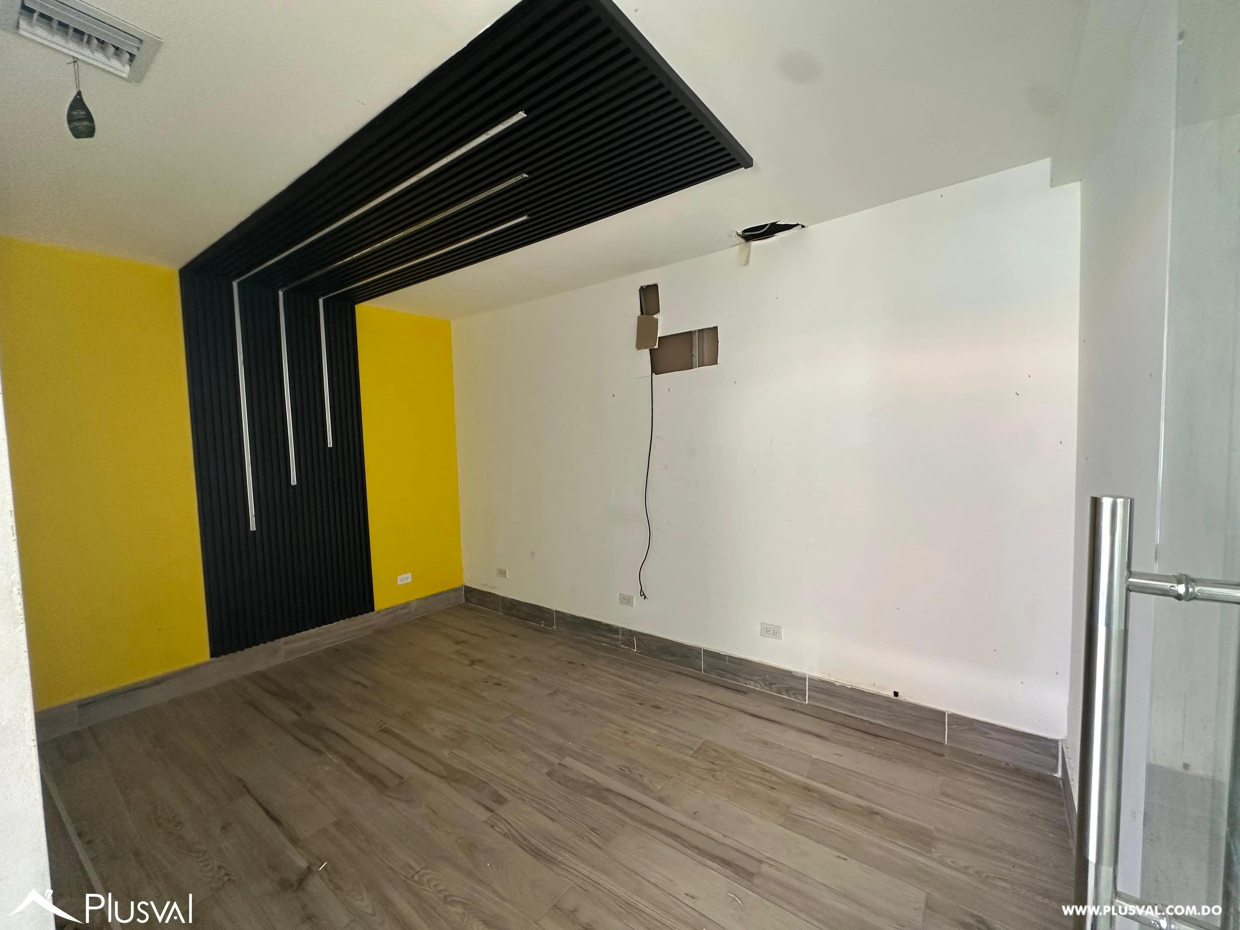 Alquiler de local comercial en Piantini (segundo nivel) 491790