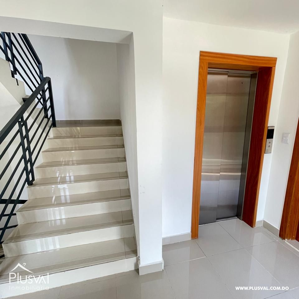 Apartamento en Venta  Avenida Antonio Guzmán Con Piscina y Seguridad 467302