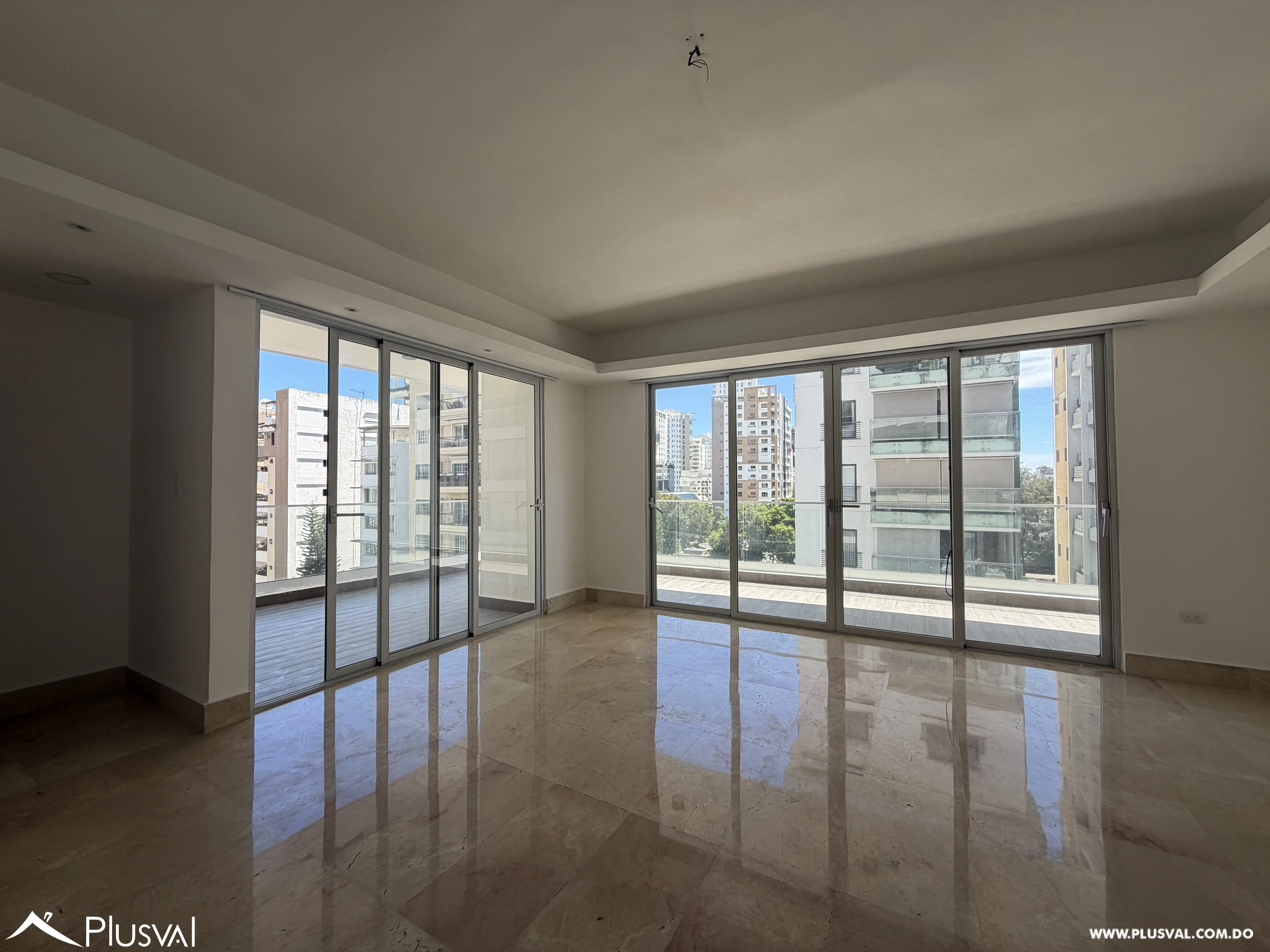 Amplio apartamento en venta de 3 habitaciones. 533461