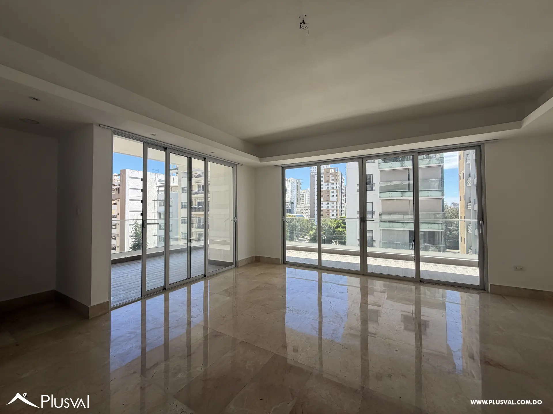 Amplio apartamento en venta de 3 habitaciones. 533461