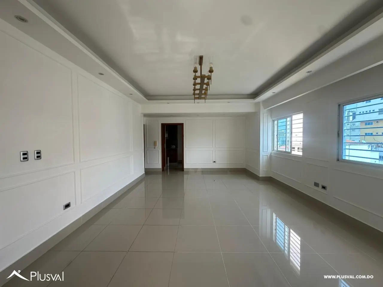 Alquiler de apartamento de 3 habitaciones en Evaristo Morales 470011