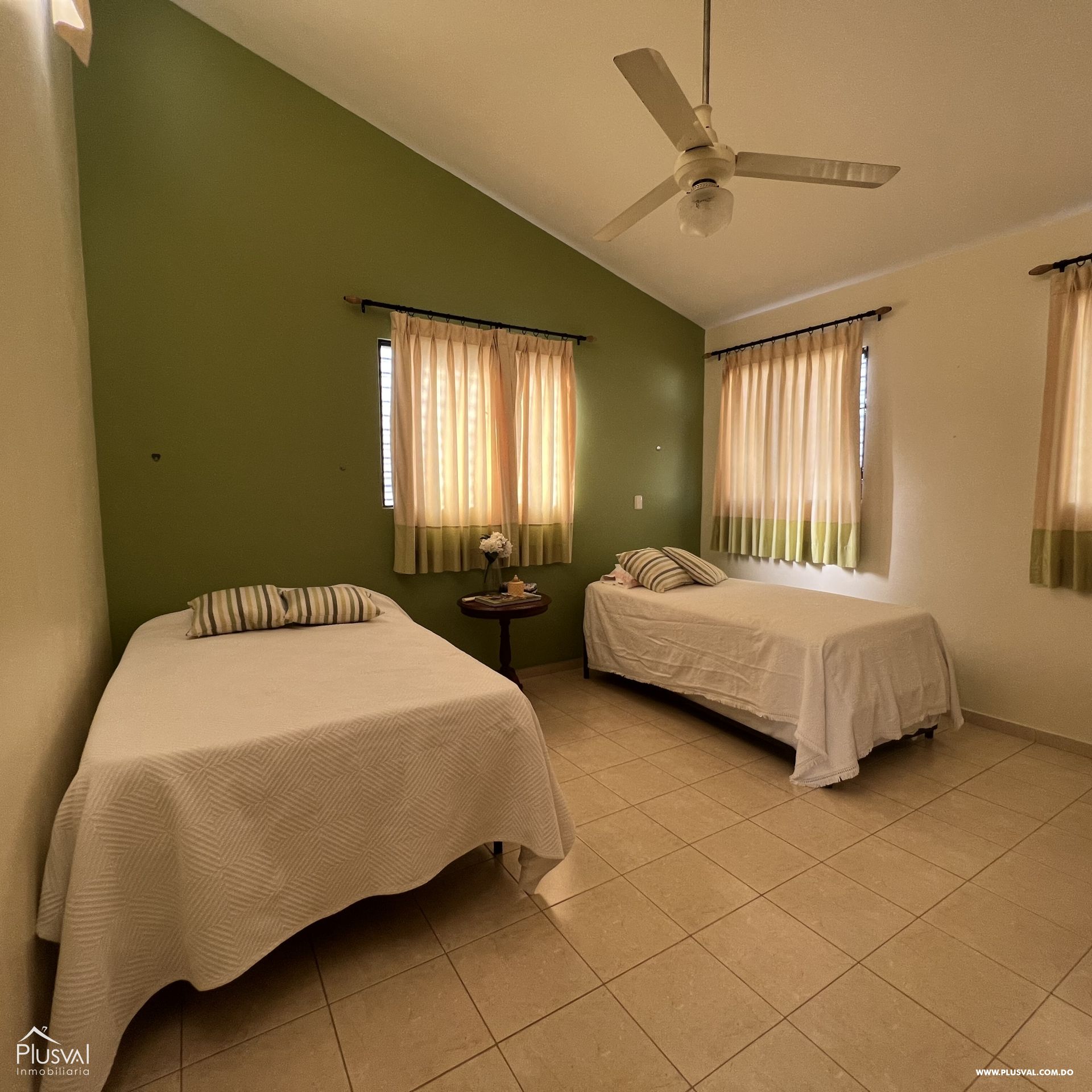 Hermosa Casa en Venta en Urbanizacion Cerrada 250512