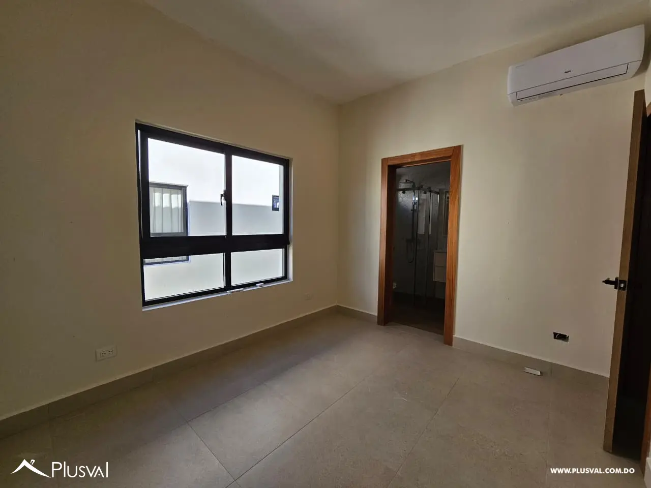 Casa en renta con piscina, terraza y jardín privado, amplios espacios y concepto abierto 477953