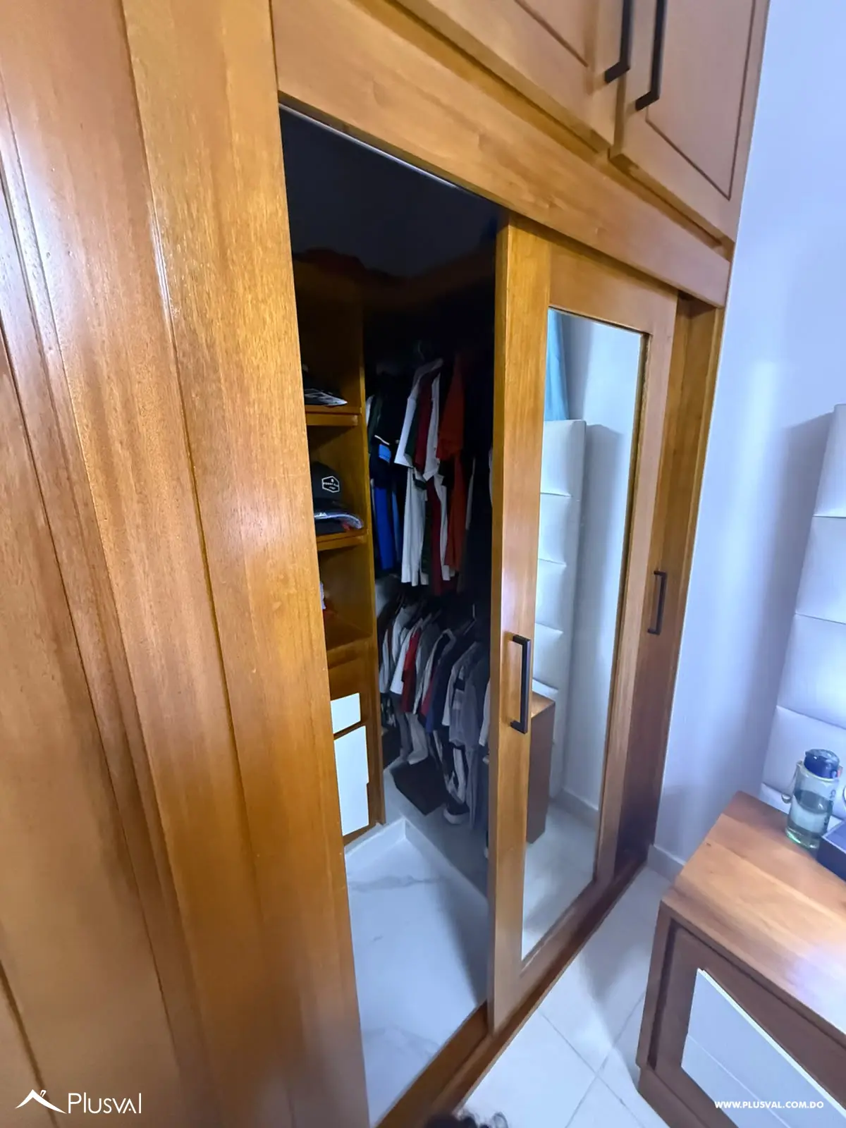 Apartamento Amueblado de 3 Habitaciones en Venta en Puñal Frente al Aeropuerto 514916