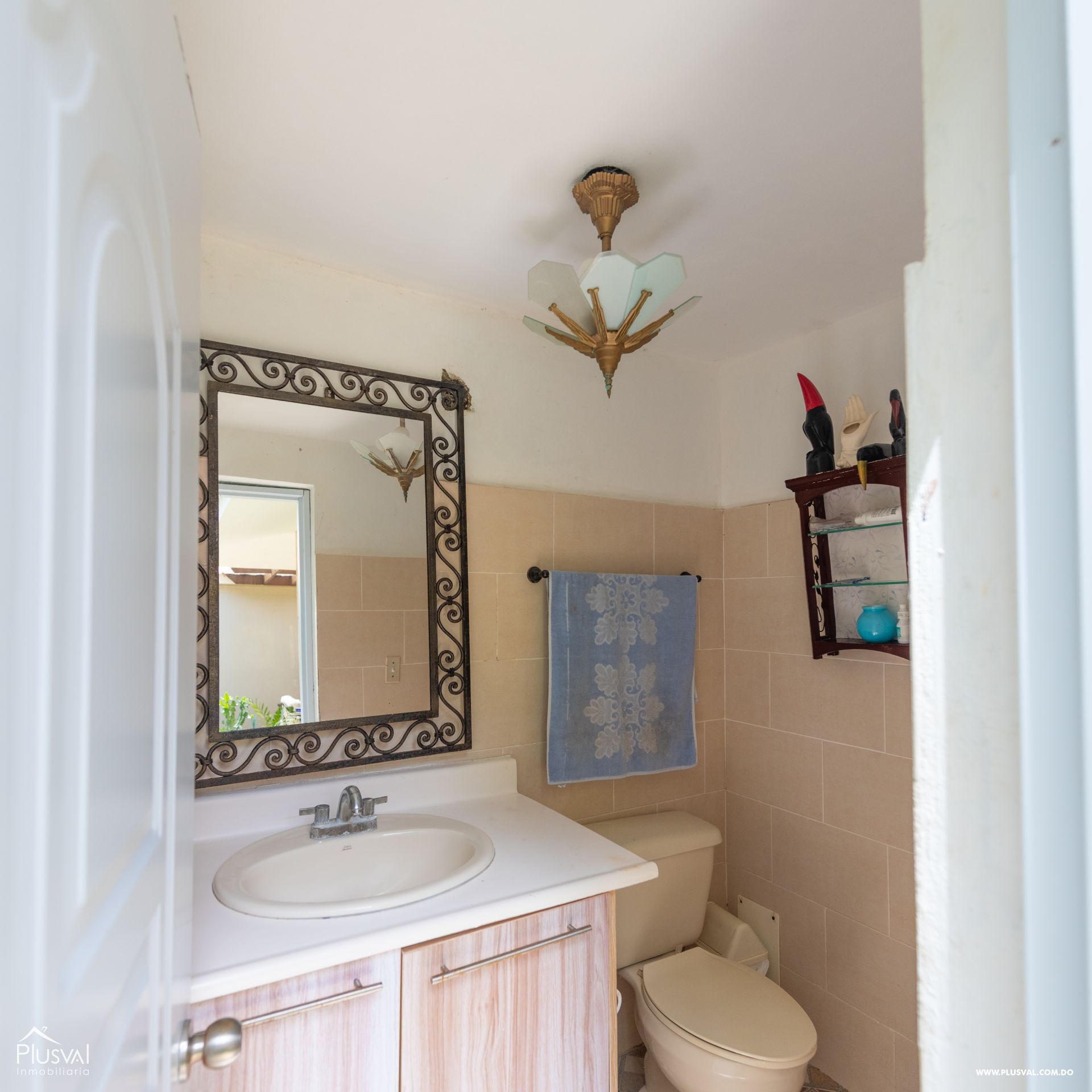 Villa en venta en metro Country Club con piscina privada y vista al campo de golf 456529