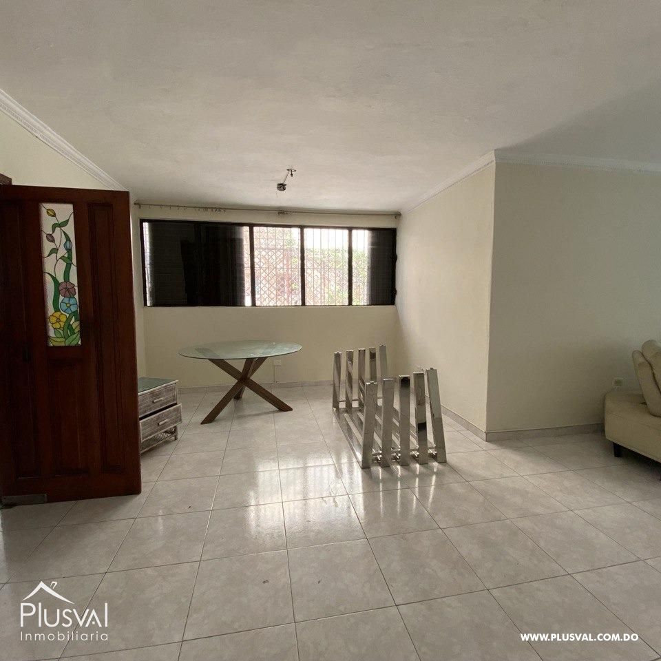 Local Comercial Amplio en Alquiler en Naco con Parqueos y Entrada Independiente 492071