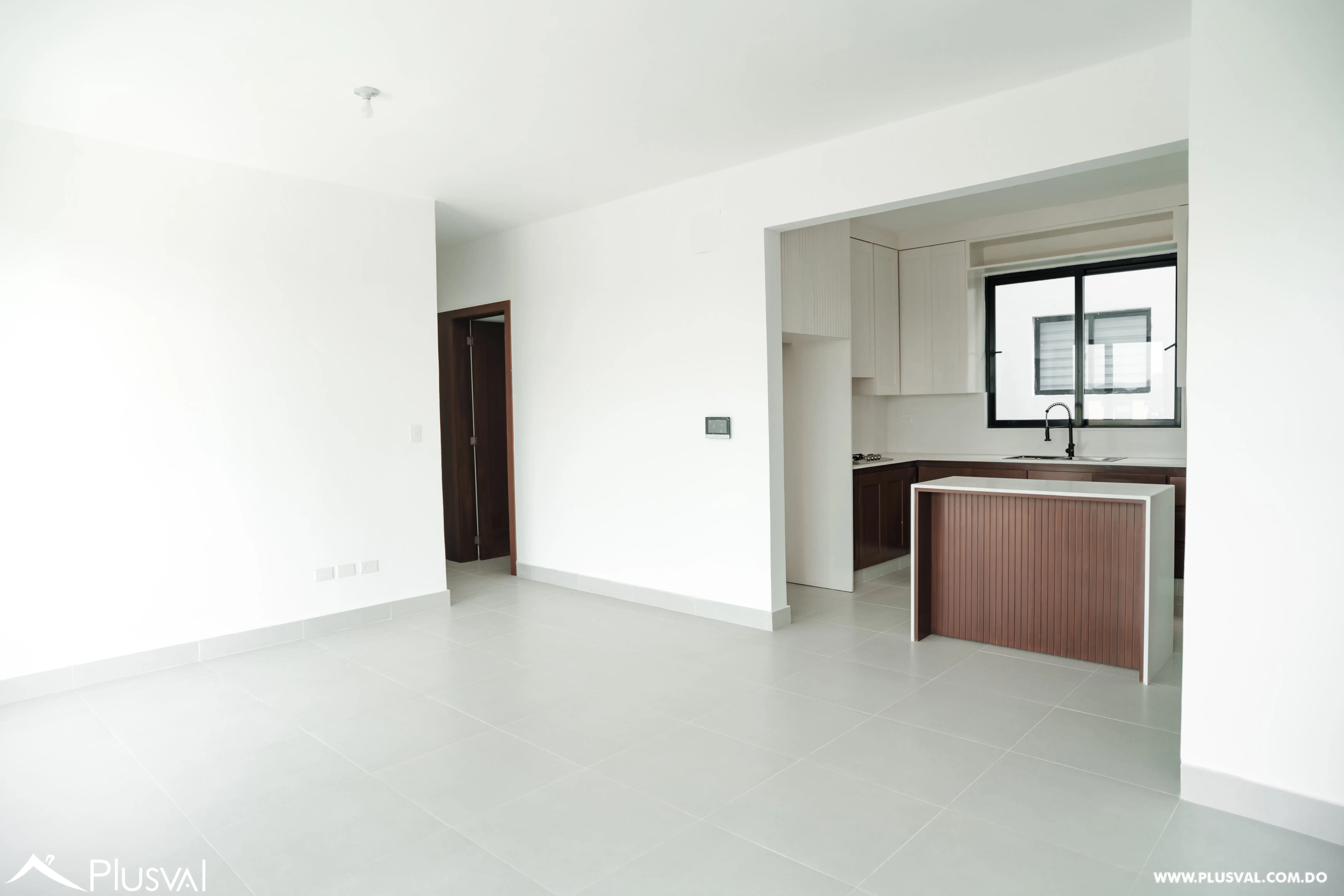 Moderno Apartamento de Tres Habitaciones en Alquiler 492346