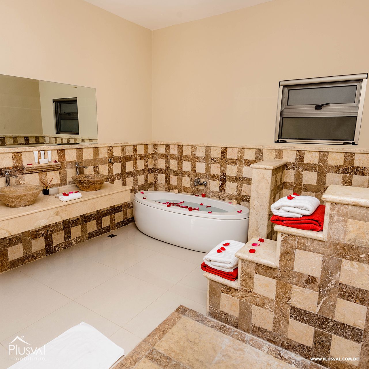 Penthouse de 3 pisos cerca de la playa en Los Corales, Punta Cana 436902