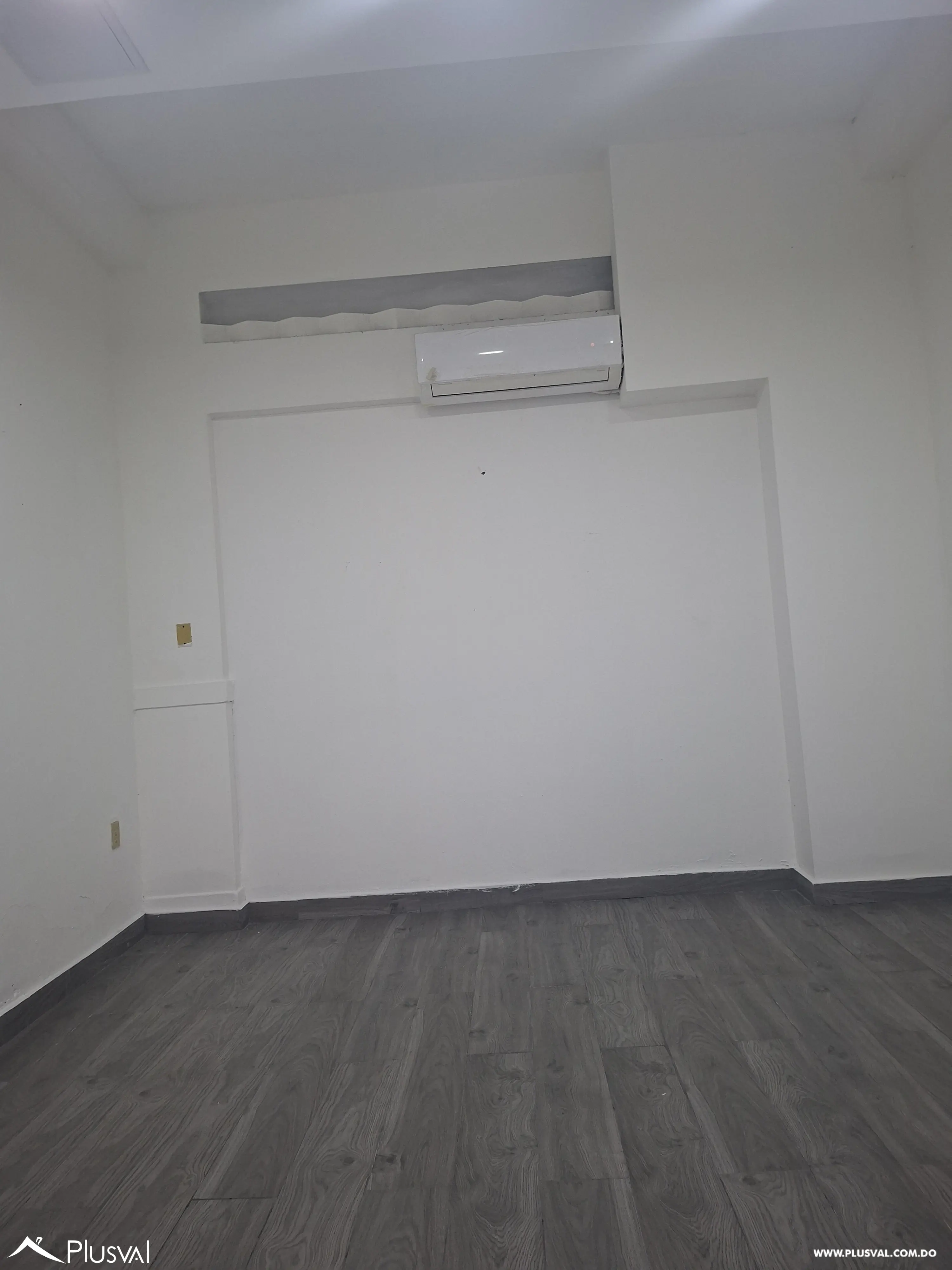 Local comercial para oficinas y centros profesionales en Gazcue 519658