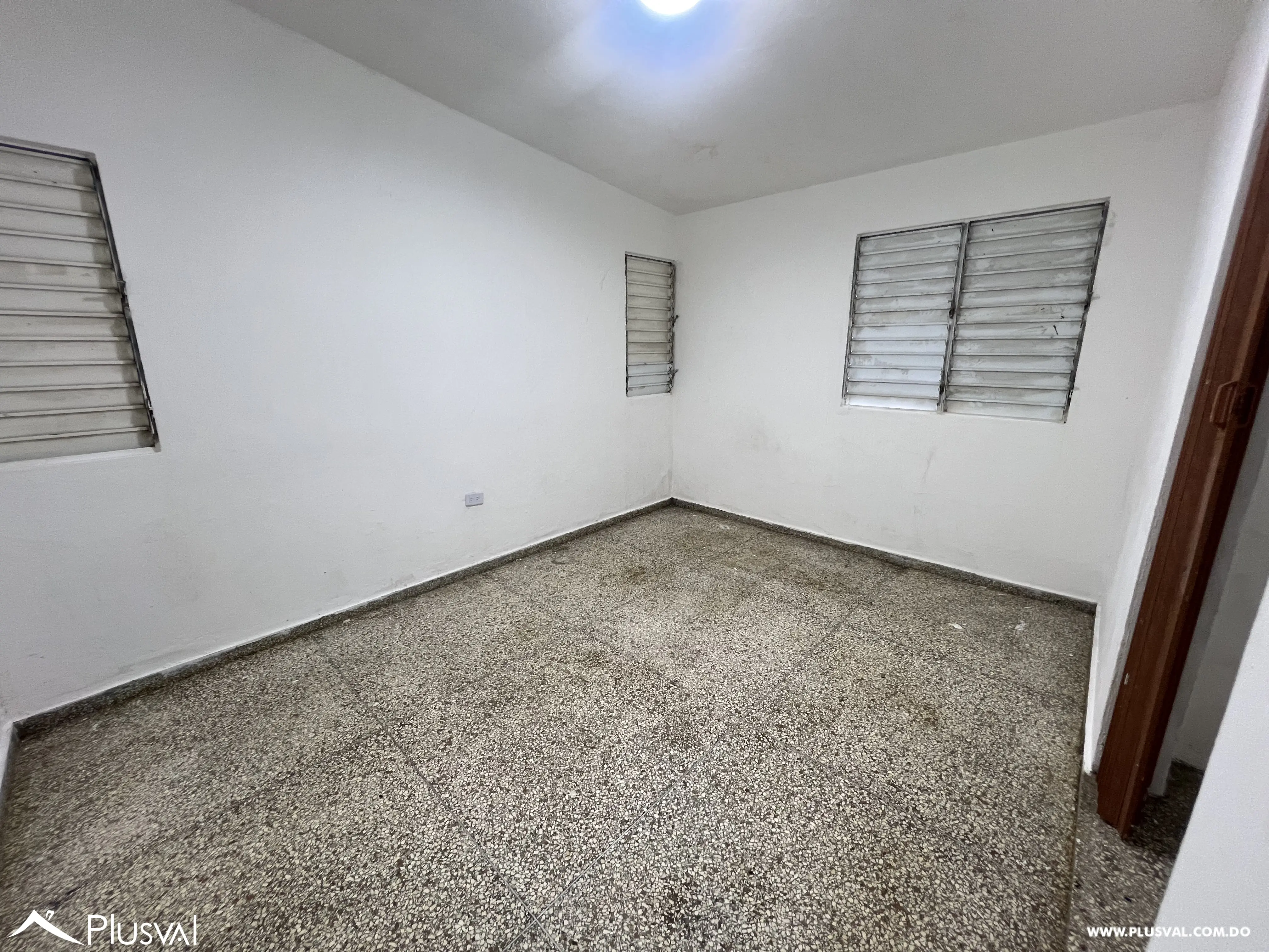 Amplio local en alquiler en Mirador Sur. 470195