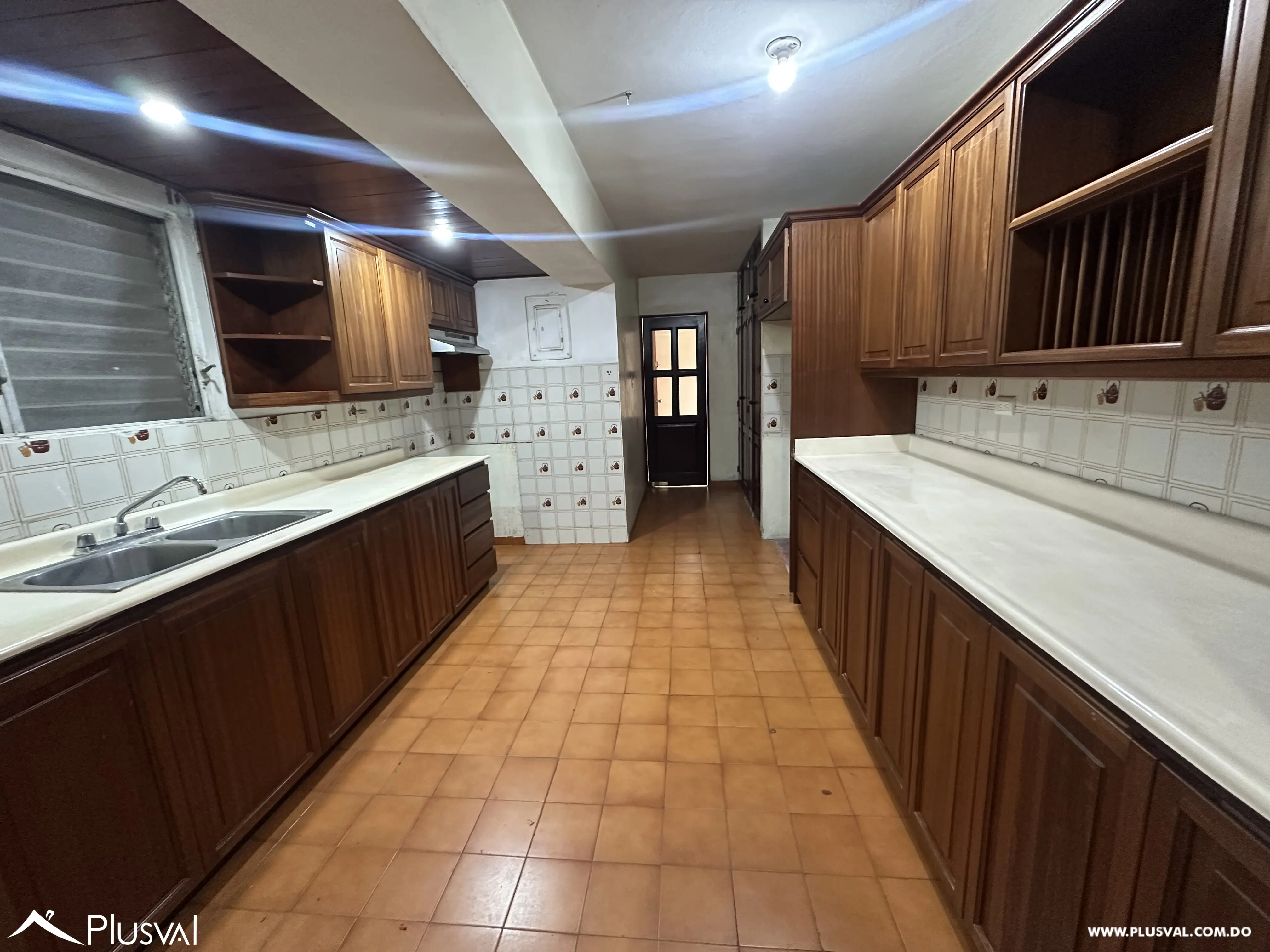 Venta de amplio apartamento, en Naco. 490294