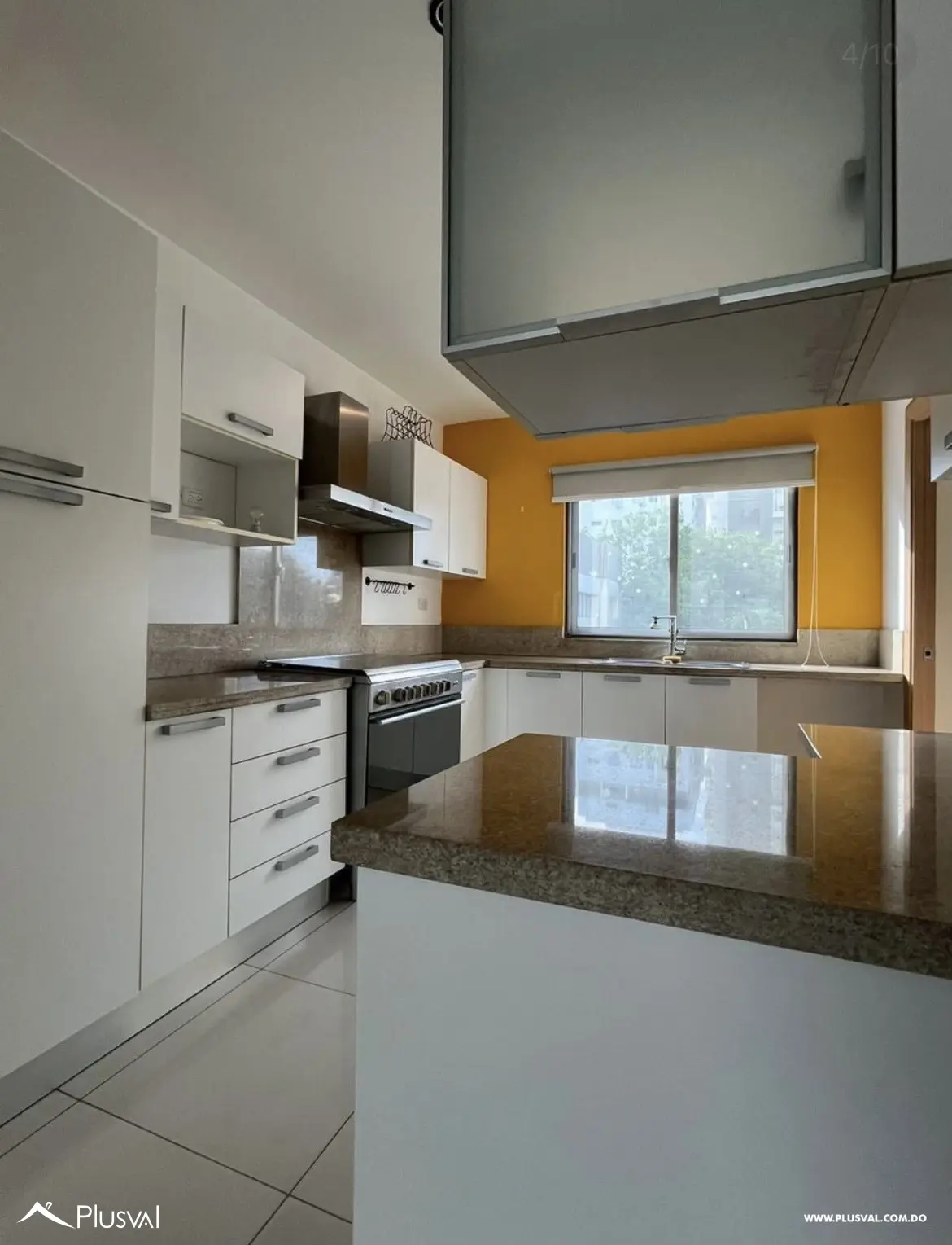 Amplio apartamento de 2 habitaciones en venta en Evaristo morales 493087