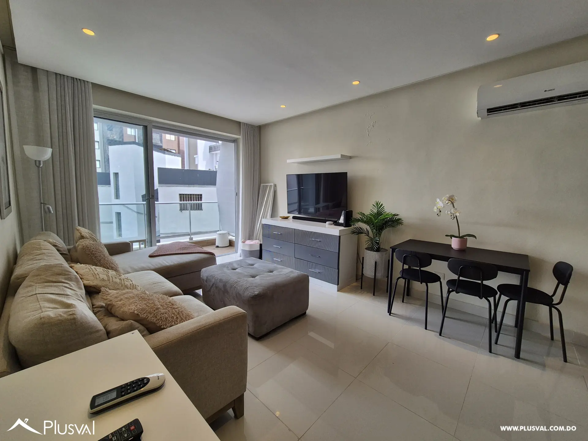 Apartamento en alquiler amueblado en Evaristo Morales 470322