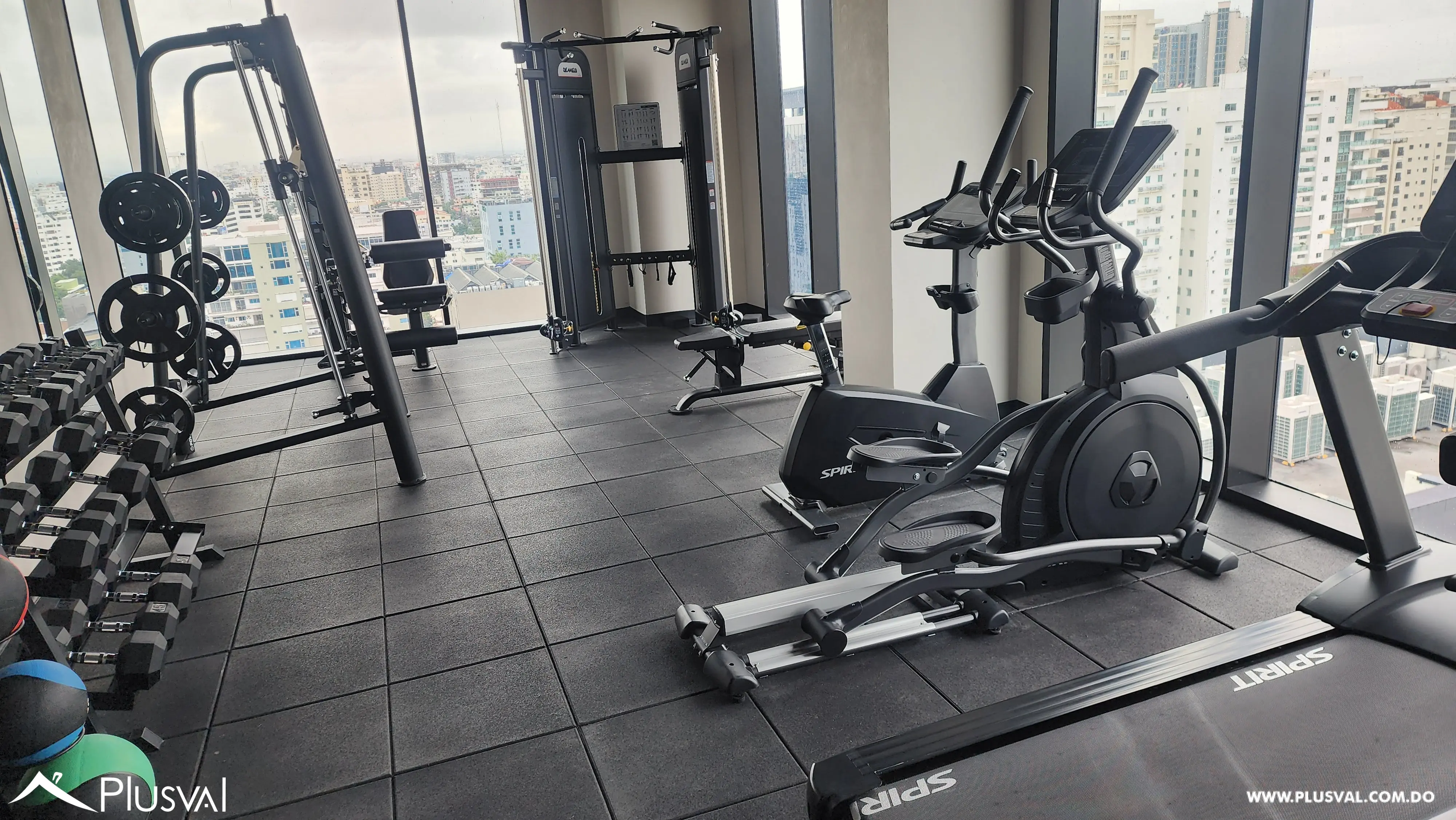 Se alquila 1 habitacion en Piantini. 469471