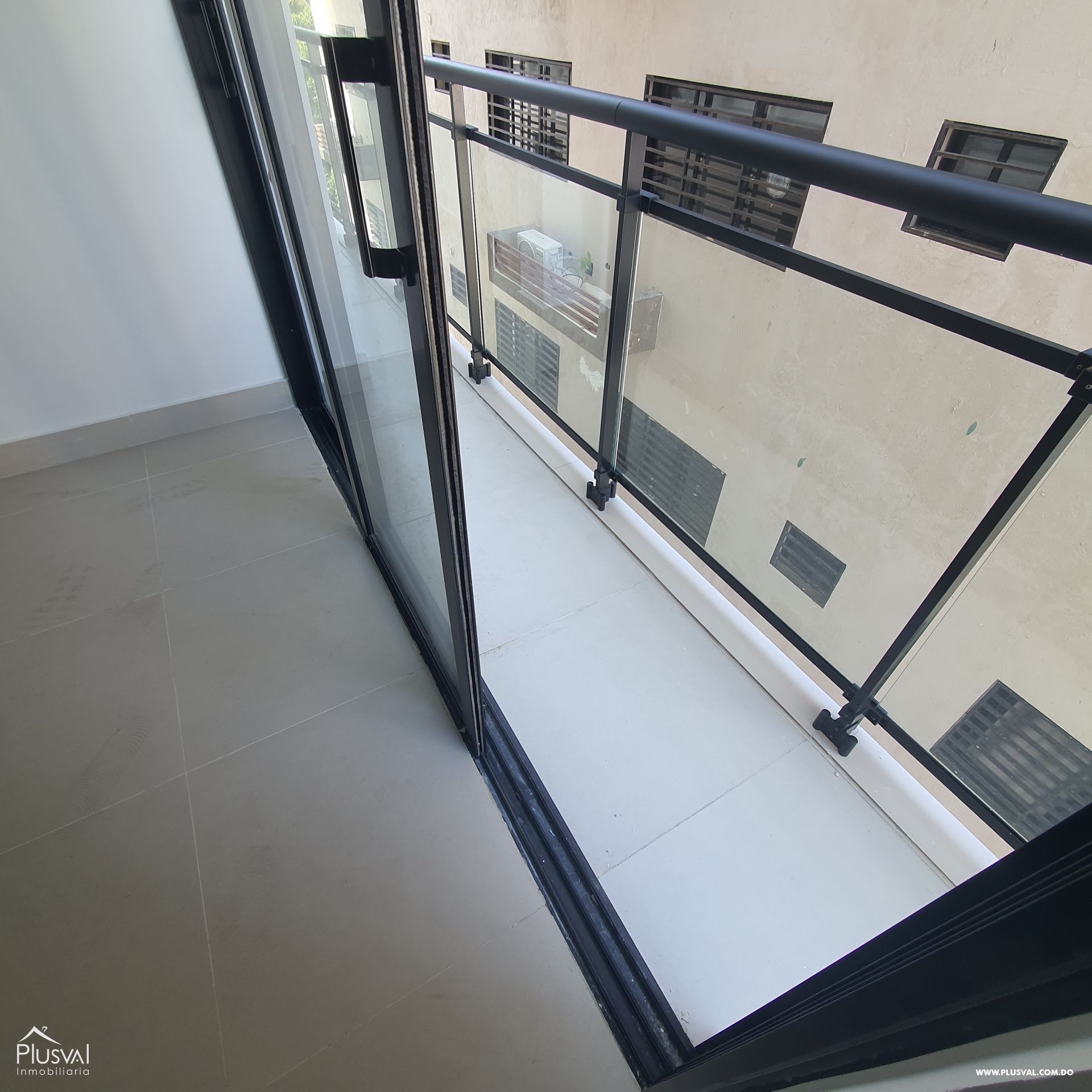 Moderno apartamento en venta de 1 habitación en Torre con áreas sociales — Sector Millón 444566