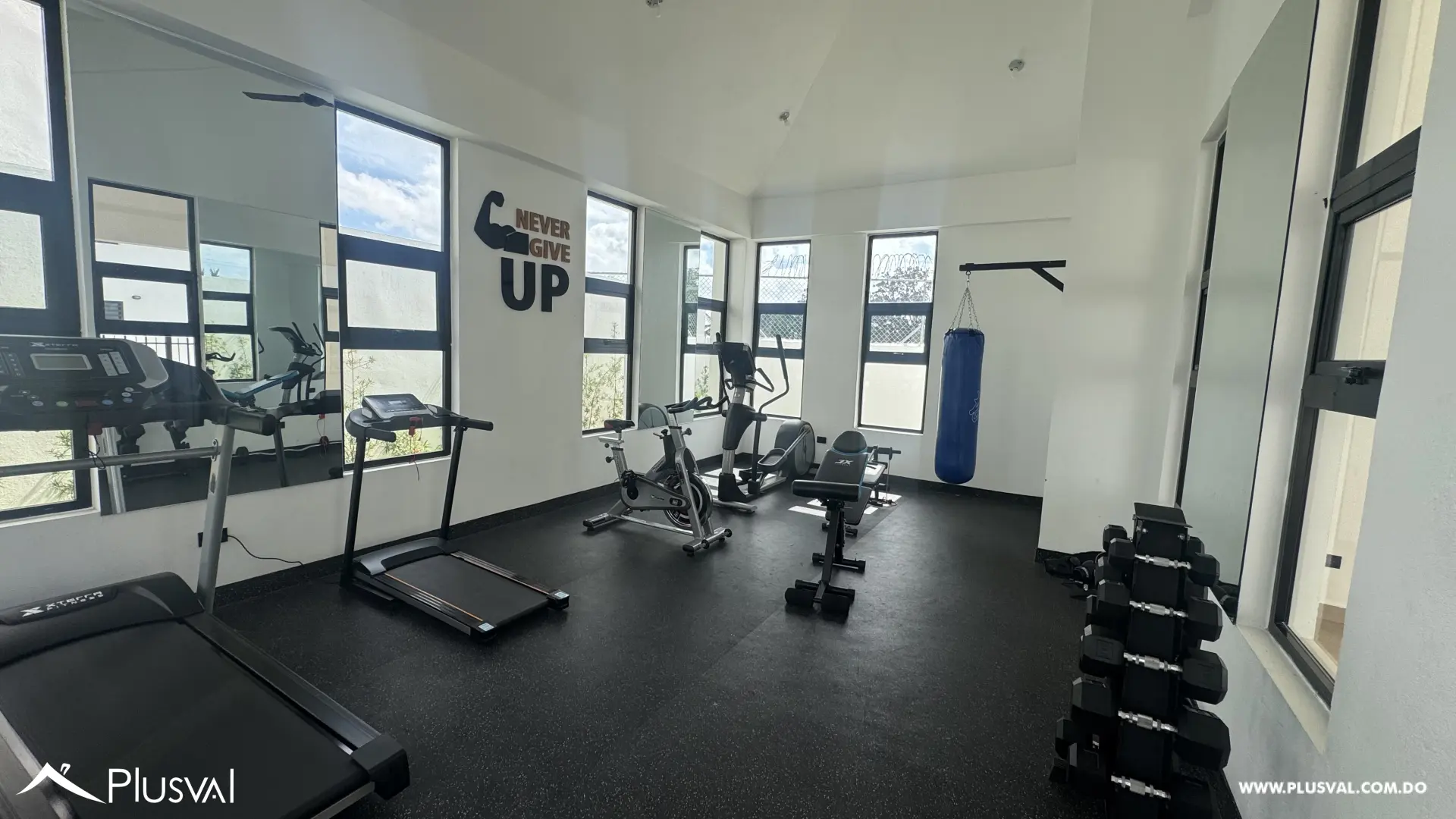 Apartamentos En Renta en la Urb. Jardines del Sur 532556