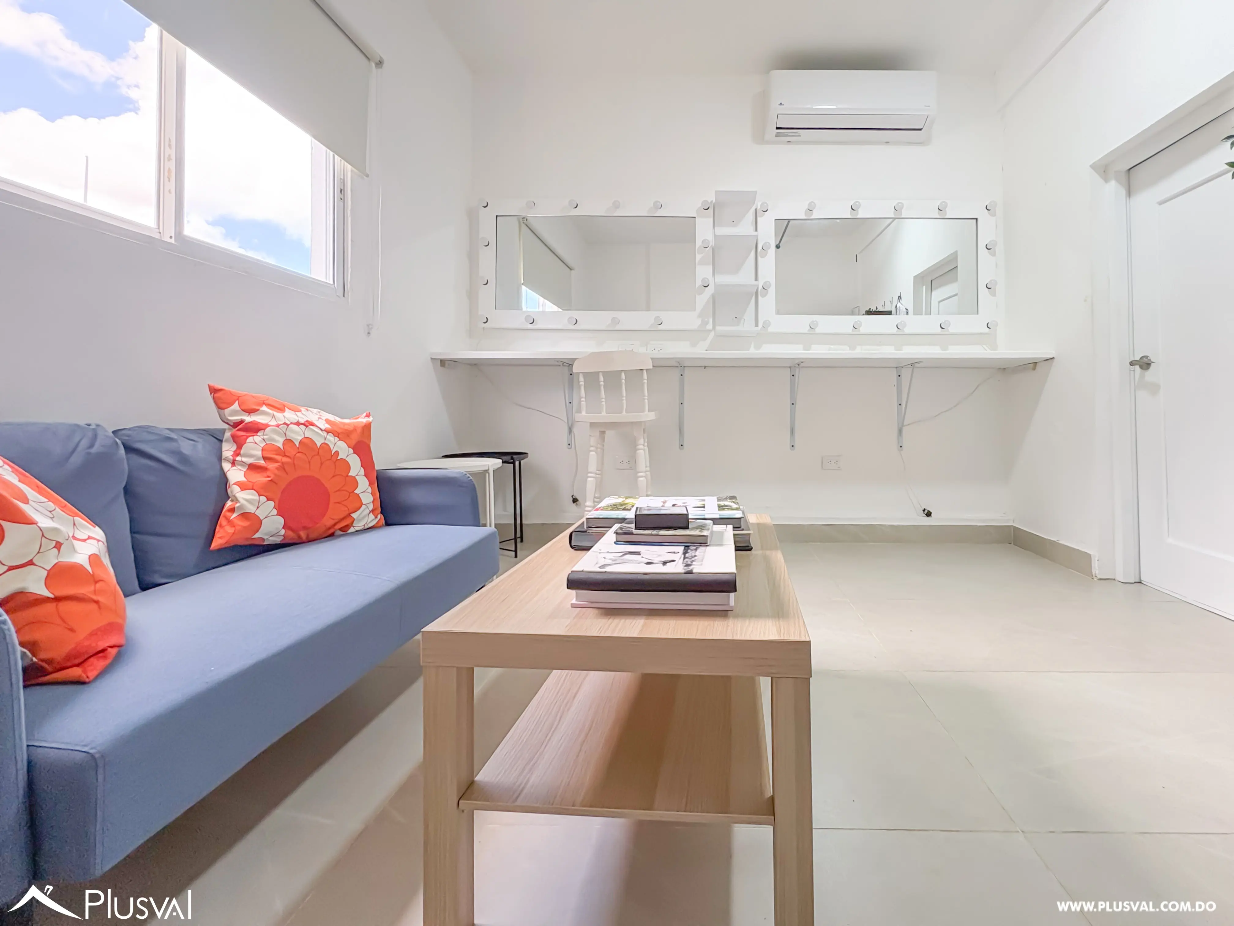 Propiedad Comercial de 2 Niveles en Arroyo Hondo con Patio y Oficinas 495695